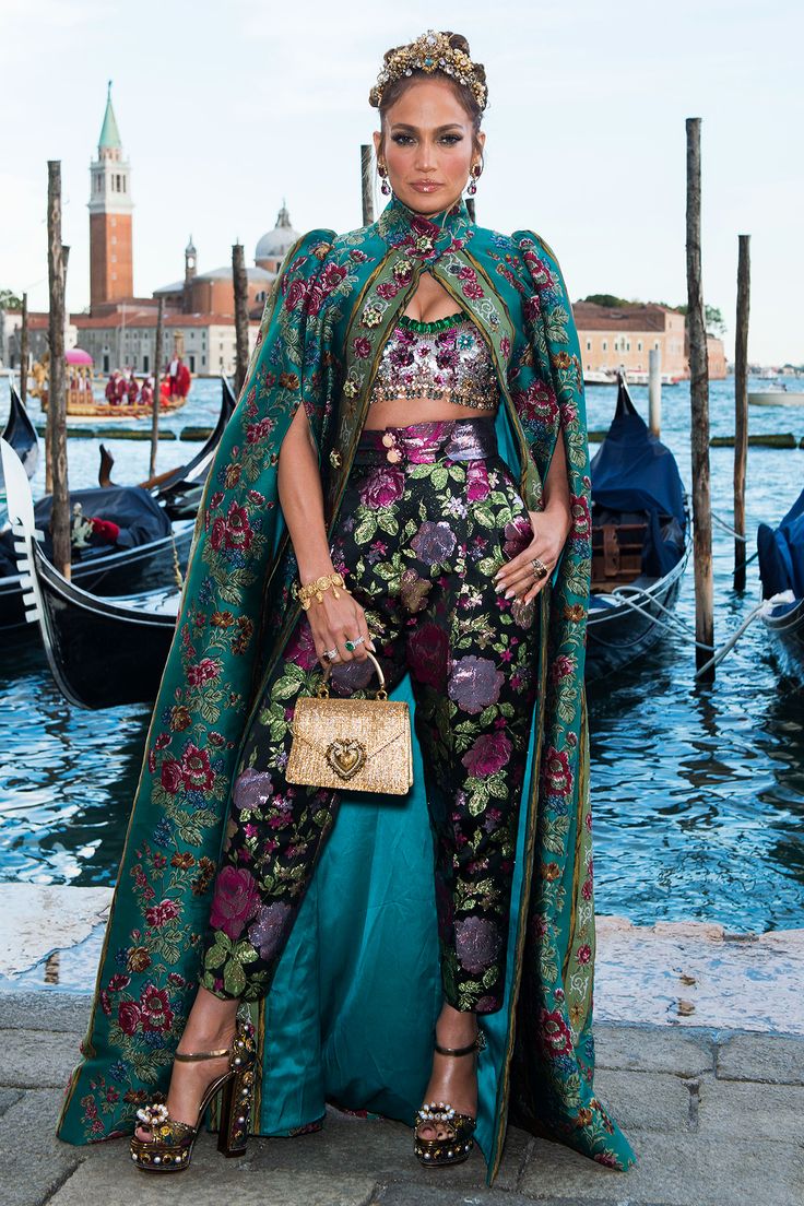 What Celebrities Wear: Dolce & Gabbana on the Red Carpet!