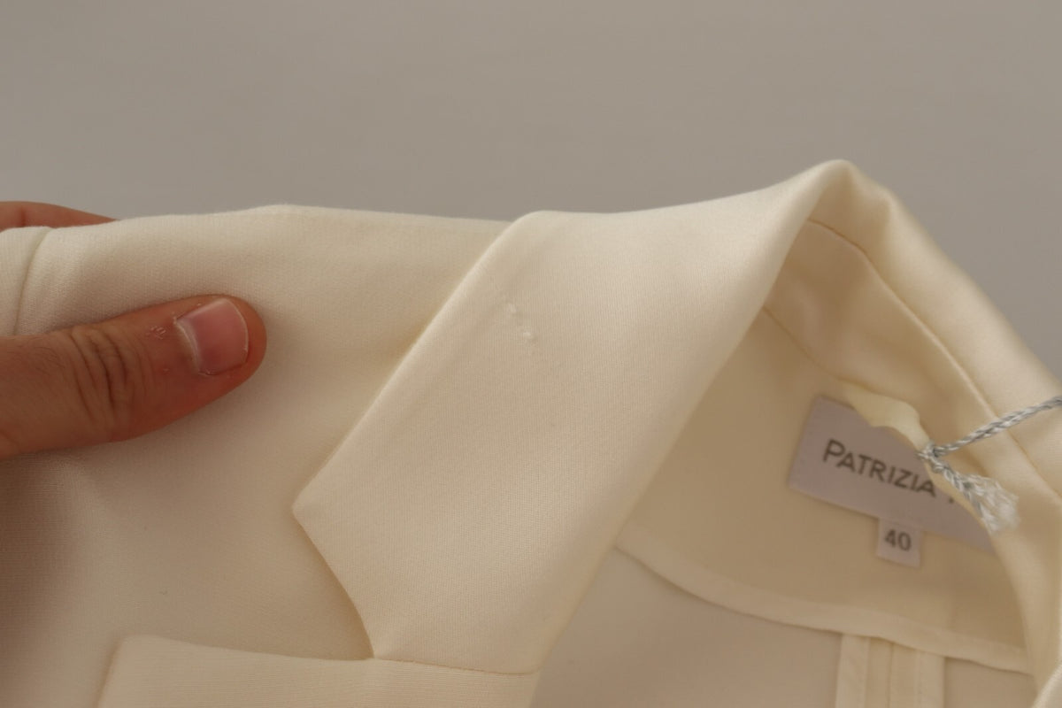 Experience the allure of the Patrizia Pepe Wrap Off White Blazer, a masterpiece of Italian craftsmanship in luxurious viscose, perfect for those who embody elegance and sophistication.