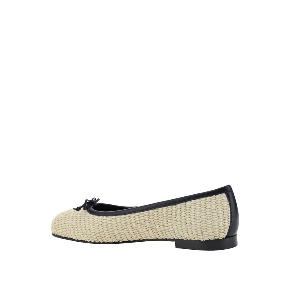 Step into timeless elegance with Manolo Blahnik Beige Raffia Ballet Flats, where luxurious raffia and leather craftsmanship redefine sophistication for the discerning individual.