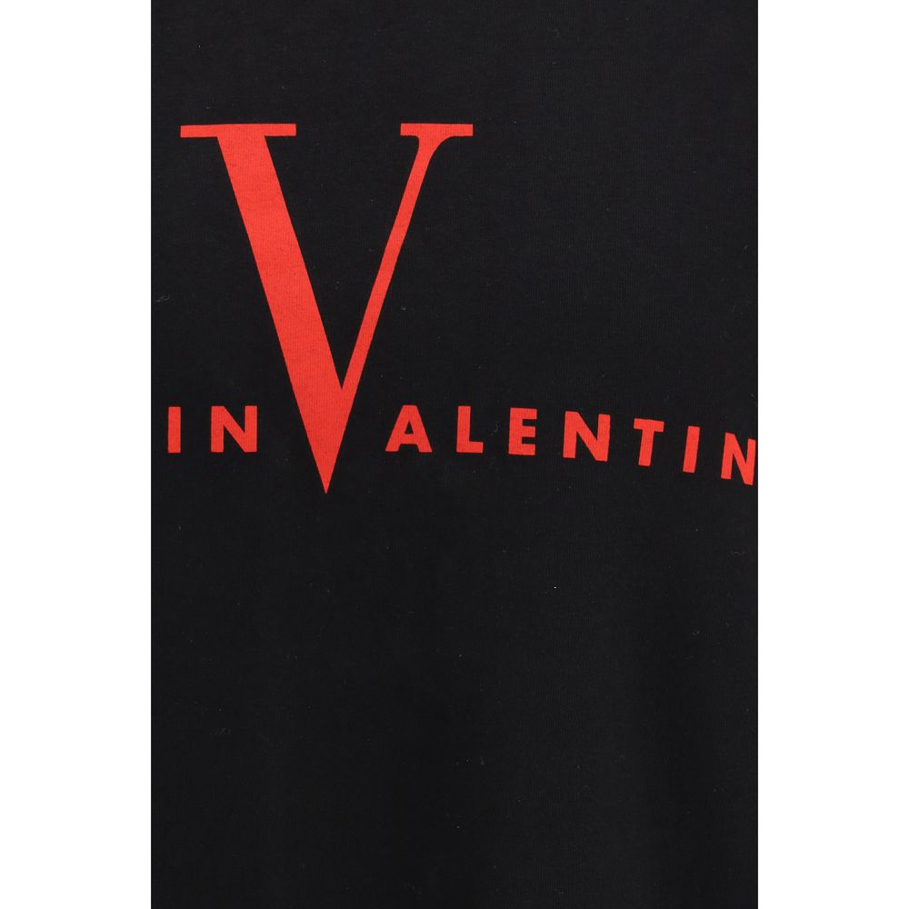 Discover the Valentino Black Cotton T-Shirt, a masterpiece of SS26 craftsmanship, merging luxurious comfort with timeless elegance for the discerning individual.