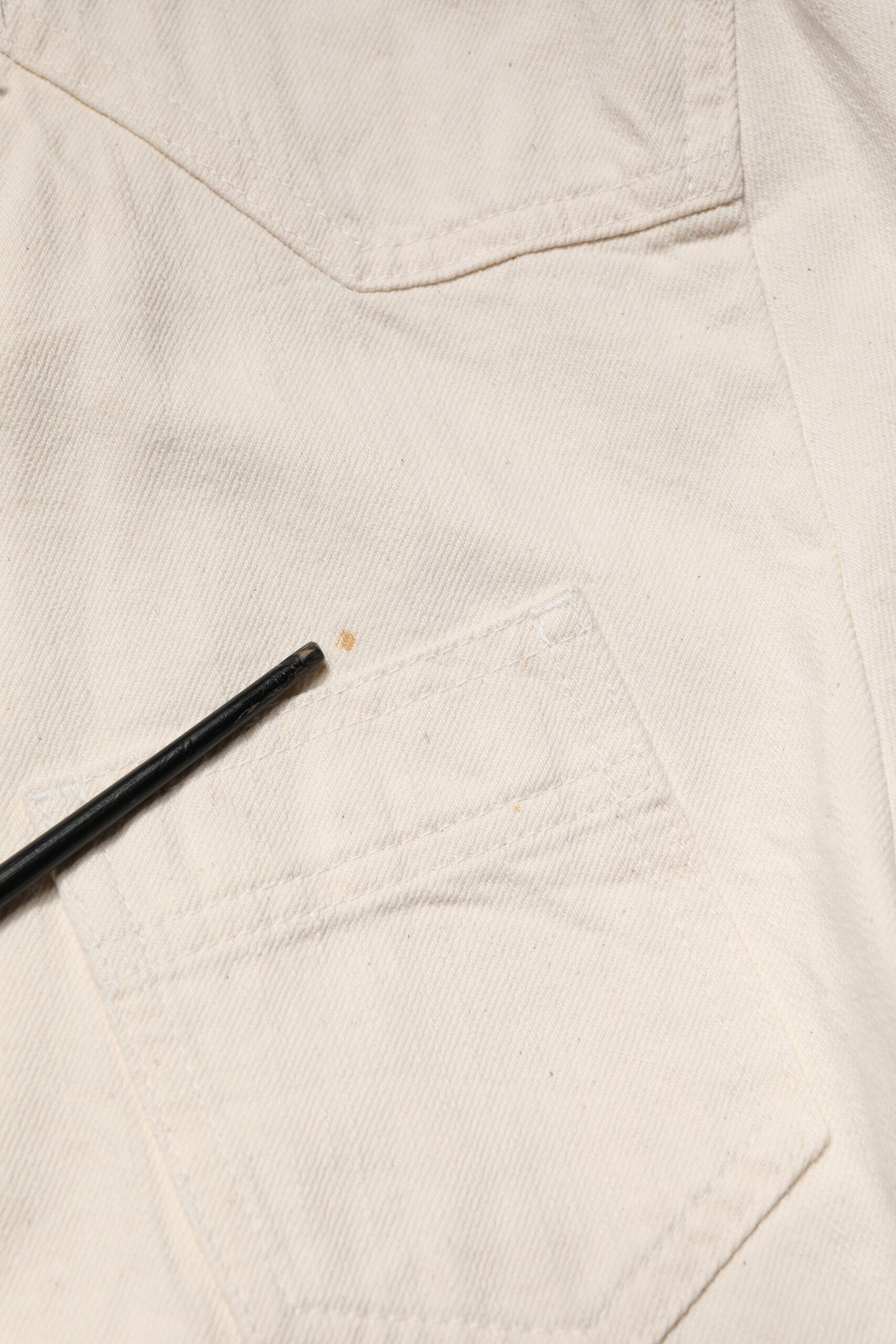 Discover the Dolce & Gabbana Off White Cotton Full Zip Denim Blouson Jacket, a testament to Italian craftsmanship that embodies luxury and sophistication for discerning tastes.