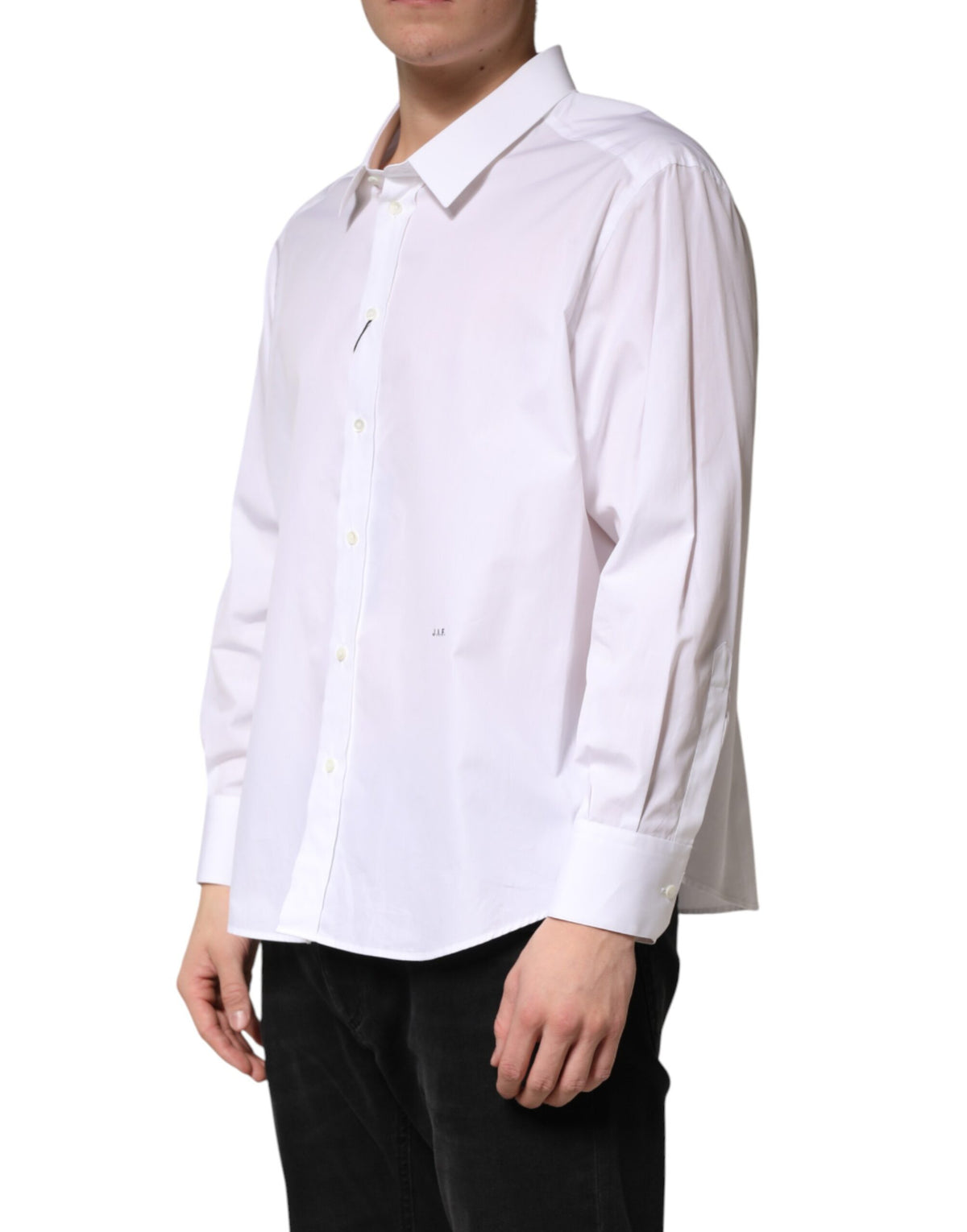 Elevate your wardrobe with the Dolce & Gabbana White SARTORIA Cotton Collared Dress Shirt, a masterpiece of Italian craftsmanship that embodies timeless luxury and sophistication.