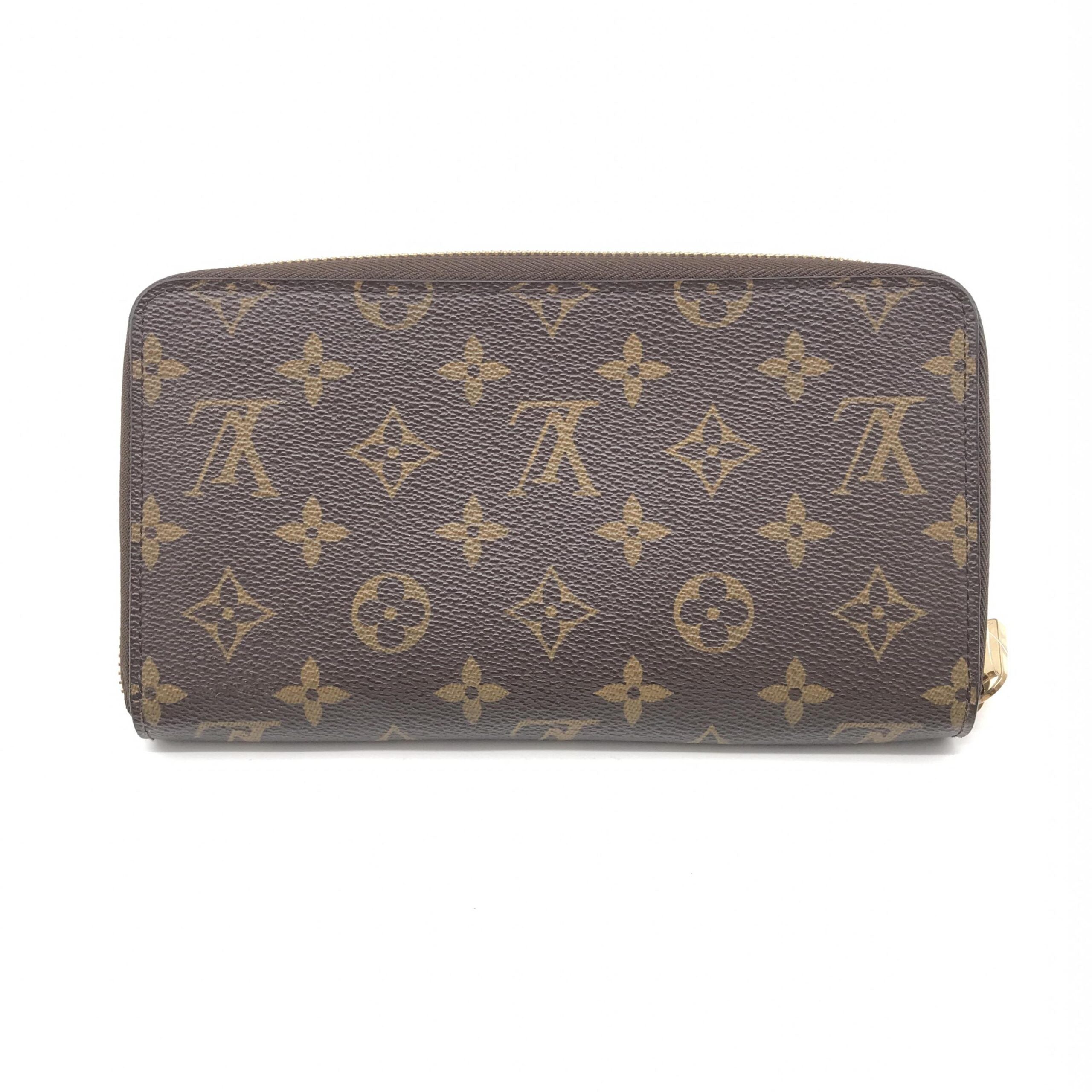 Louis Vuitton Monogram Zippy Wallet In Good Condition