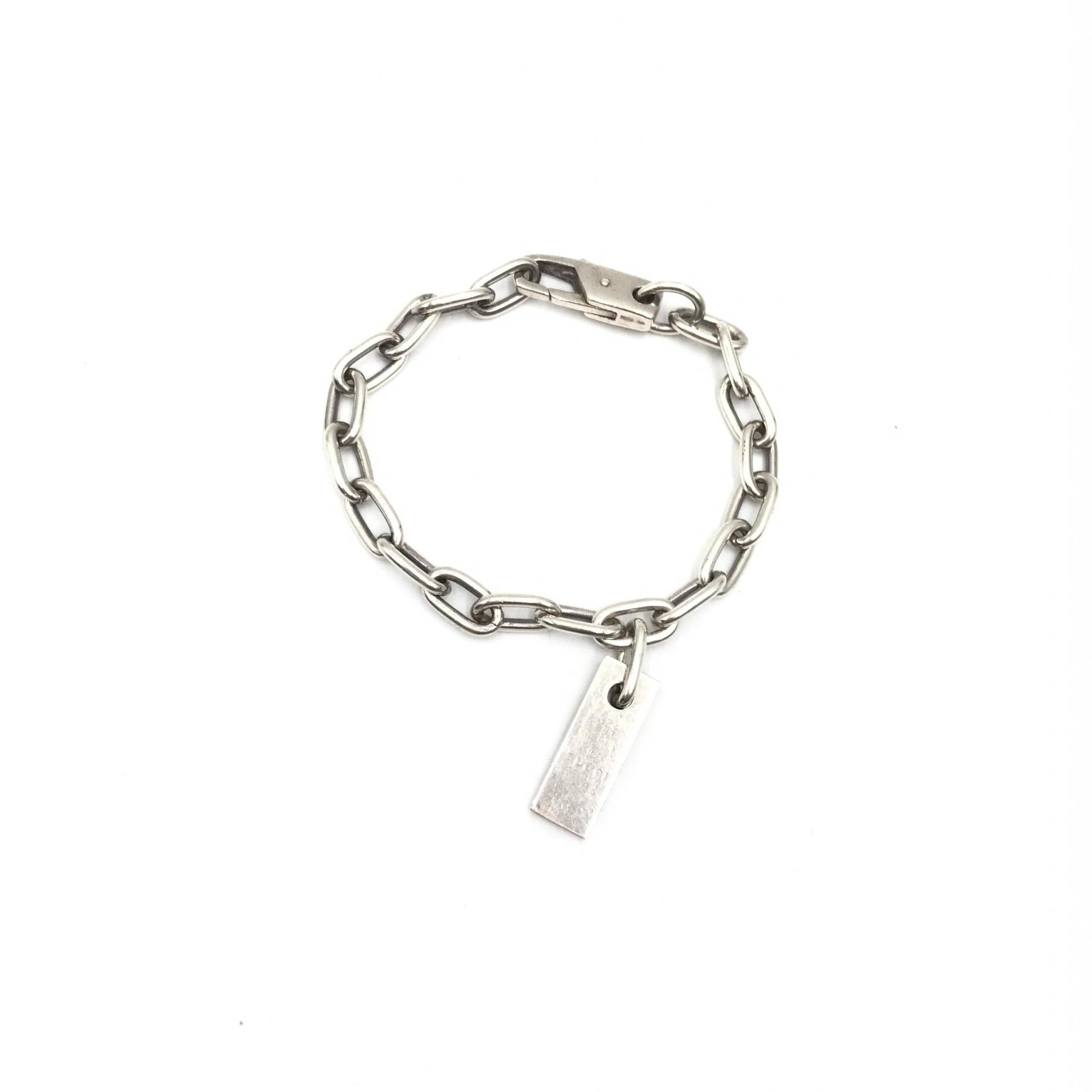 Gucci Sterling Silver Logo Plate Chain Bracelet