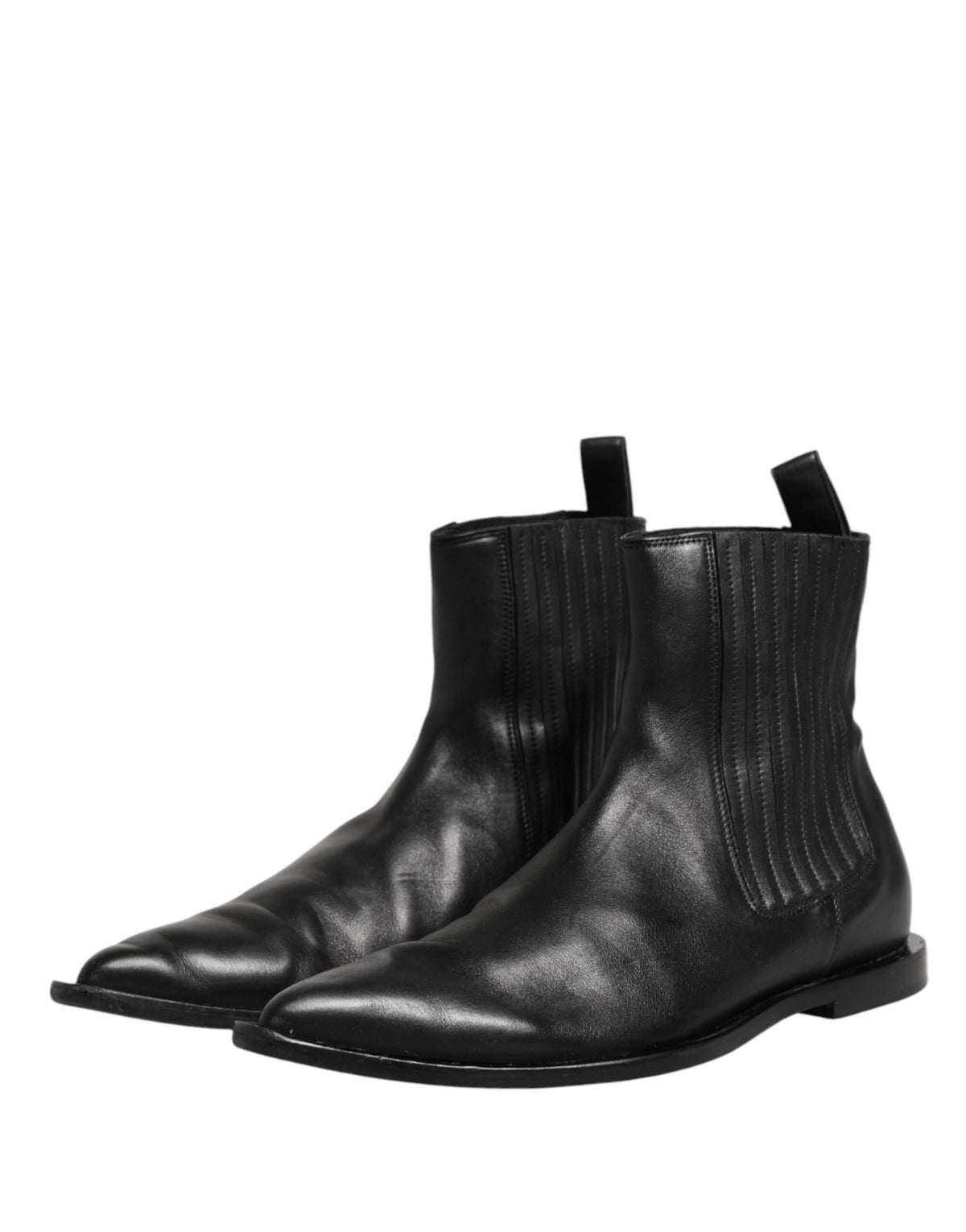 Experience the allure of Dolce & Gabbana's Black Chelsea Boots, crafted from premium leather, embodying timeless elegance and superior Italian craftsmanship for the discerning individual.