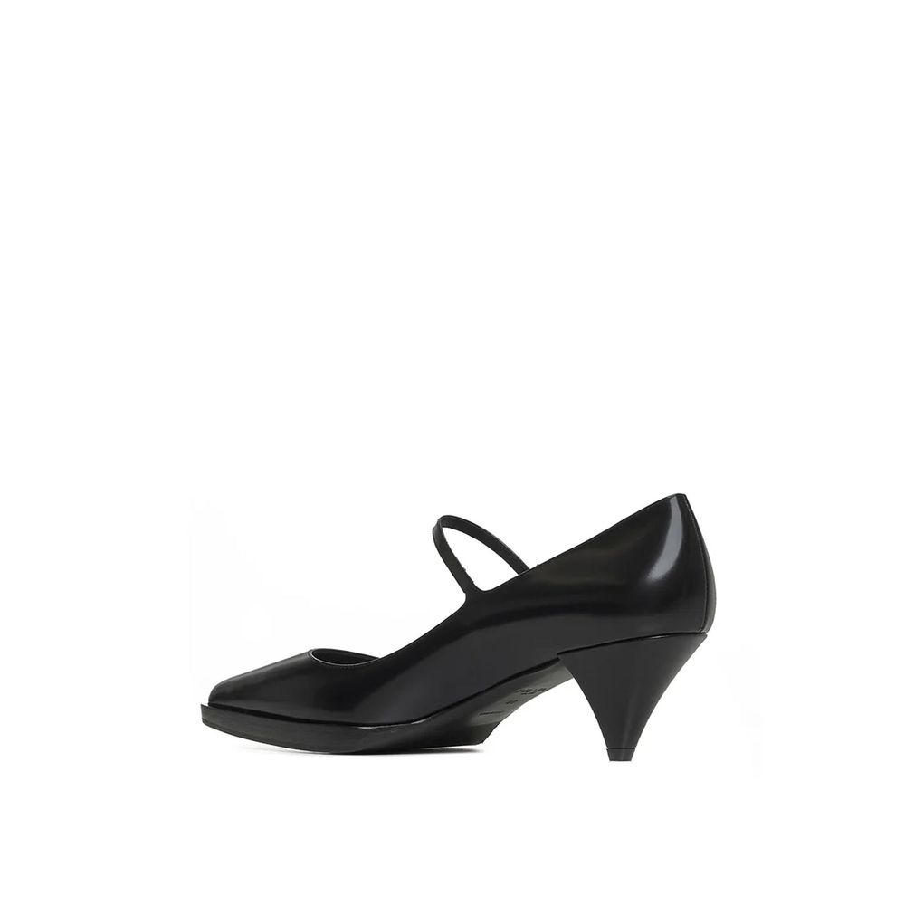 Discover the Prada Black Calfskin High Heel Pumps, a fusion of exquisite Italian craftsmanship and luxurious materials, elevating your allure with every step.