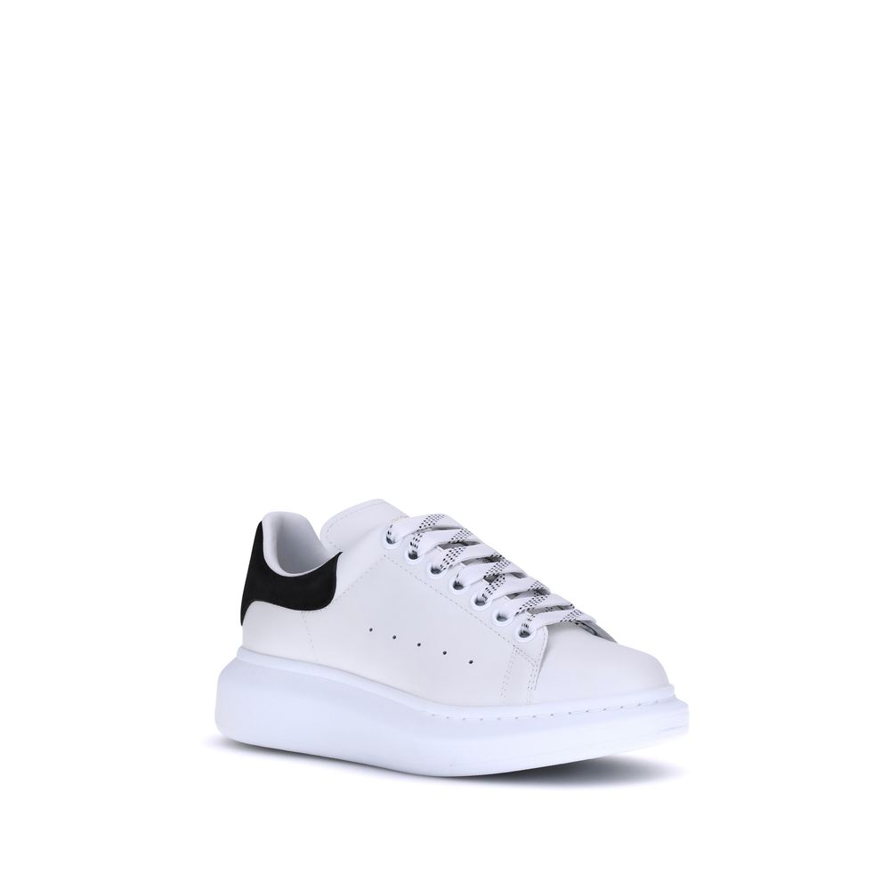 Experience the allure of Alexander McQueen's White Calf Leather Bos Taurus Platform Sneakers, where exquisite craftsmanship meets timeless sophistication for the discerning individual.