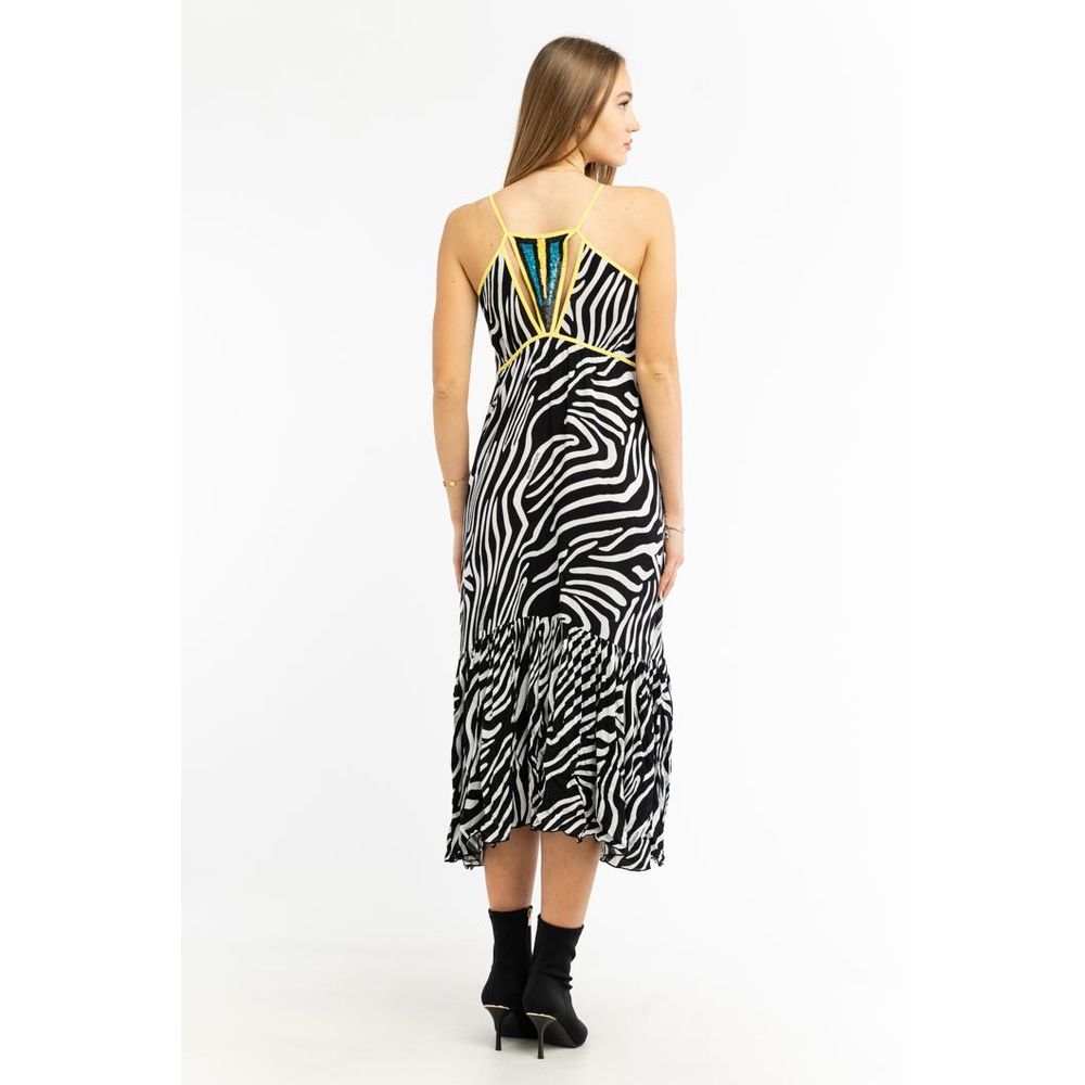 Elevate your wardrobe with the Patrizia Pepe Black Viscose Casual Dress, a timeless piece crafted from luxurious viscose, embodying sophistication and effortless elegance.