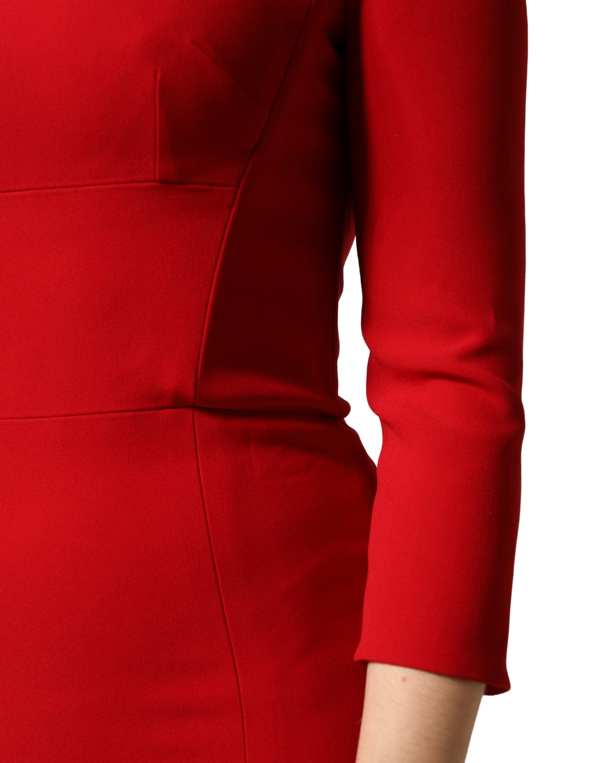 Experience the allure of the Dolce & Gabbana Red Viscose Sheath Bodycon Mermaid Dress, a masterpiece of Italian craftsmanship that embodies timeless elegance and sophistication.