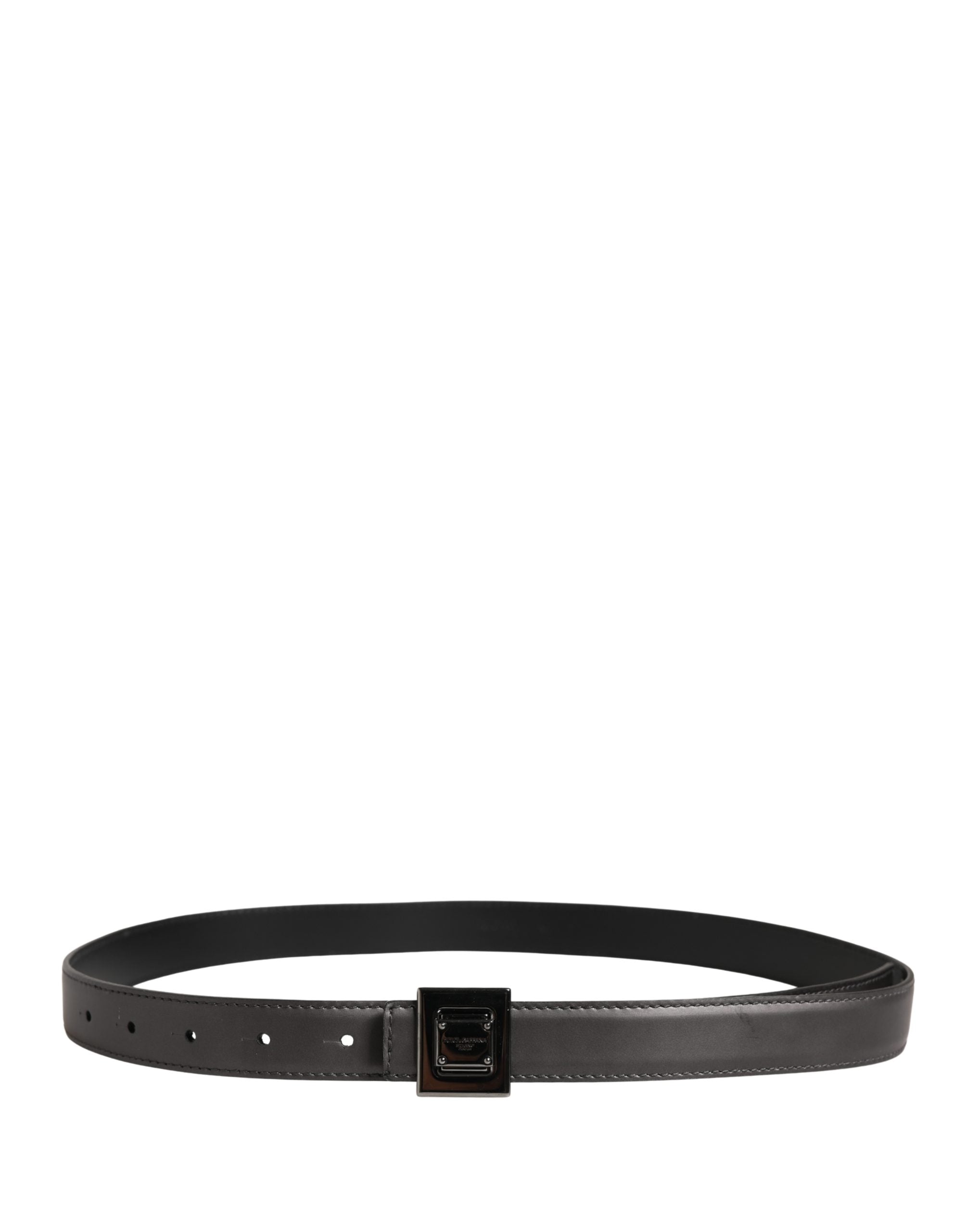 Elevate your style with the Dolce & Gabbana Men Silver Classic Leather Square Buckle Belt, a masterpiece of Italian craftsmanship in sumptuous lamb leather, embodying timeless elegance and sophistication.