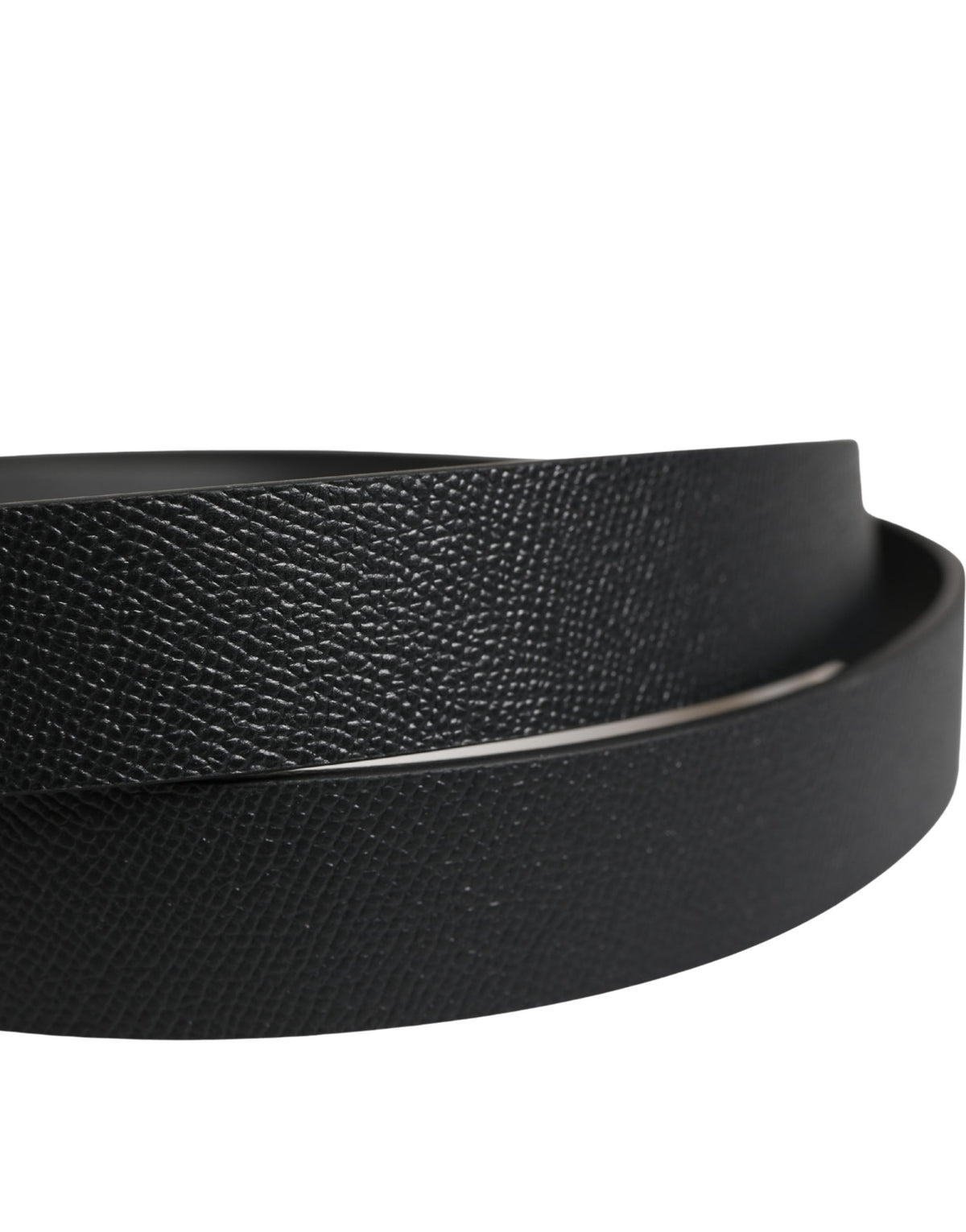 Indulge in the exquisite elegance of the Dolce & Gabbana Men Black Calfskin Leather Square Buckle Belt, a timeless accessory that embodies Italian craftsmanship and sophistication.
