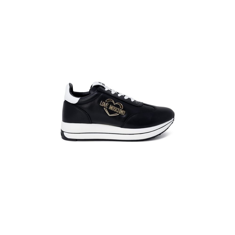 Discover the Love Moschino Black Leather Low Top Sneakers, where exquisite craftsmanship meets urban elegance, perfect for those who embrace luxury in every step.