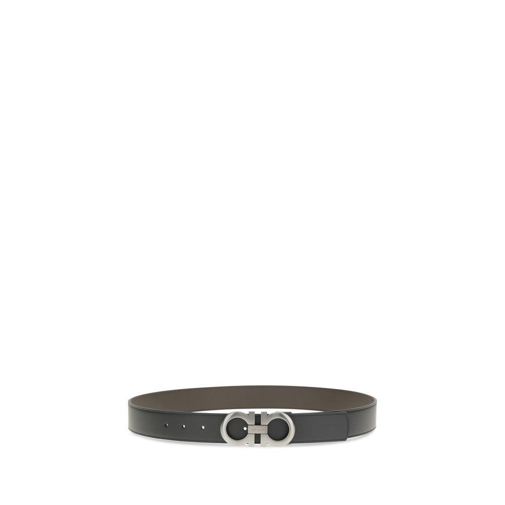 Elevate your style with the Ferragamo Black Calf Leather Bos Taurus Belt from the SS26 collection, a symbol of timeless elegance and exquisite craftsmanship.