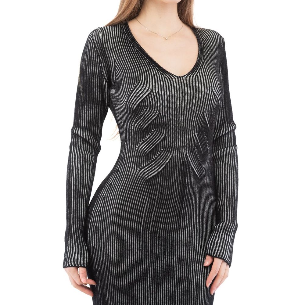 Experience the exquisite Moschino Multicolor Wool Casual Dress, a contemporary masterpiece crafted from luxurious wool and acrylic, embodying effortless elegance and refined sophistication.