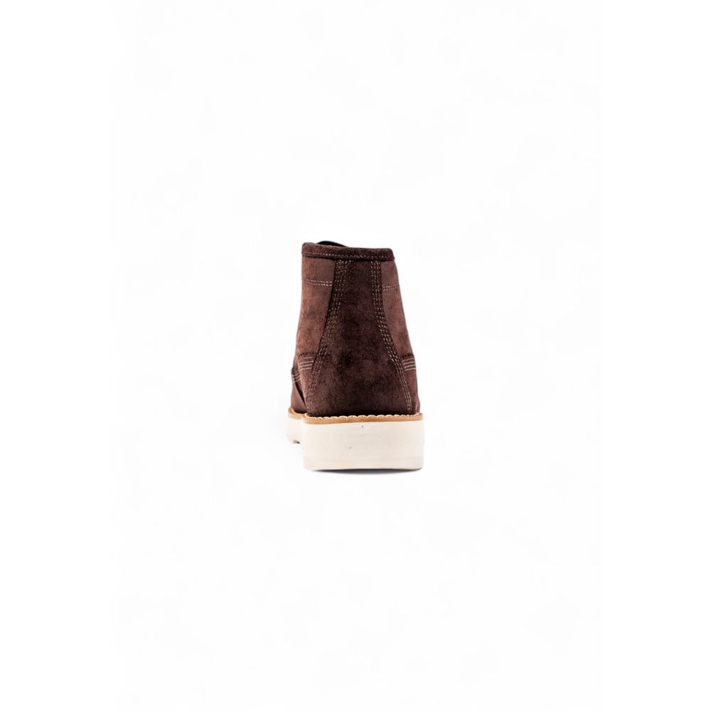 Discover the Timberland Brown Leather Lace-Up Boots, crafted from high-quality leather for timeless elegance and unmatched comfort, perfect for the discerning individual.
