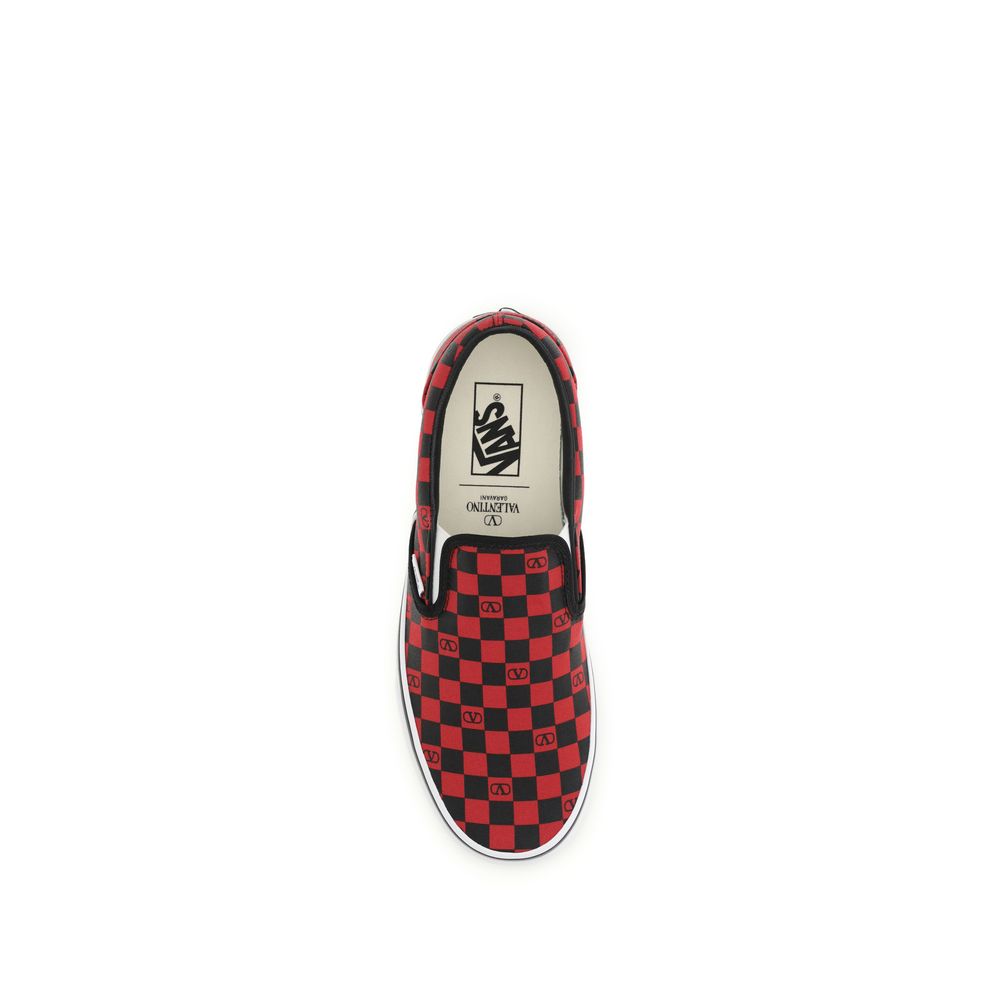 Discover the Valentino Garavani Multicolor Cotton Low Top Sneakers, where exquisite craftsmanship meets urban elegance, perfect for the discerning individual.