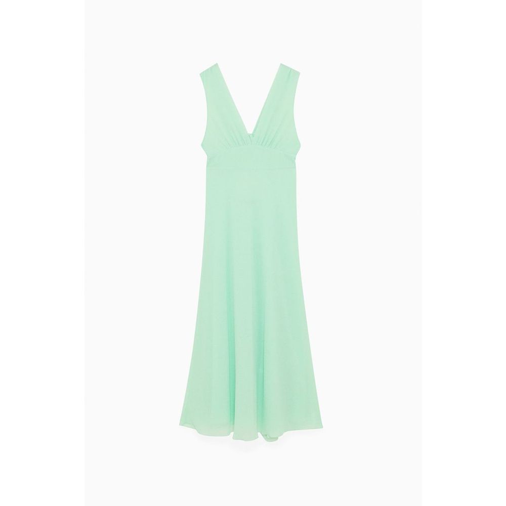 Elevate your elegance with the Patrizia Pepe Green Polyester Casual Dress, a luxurious blend of exquisite craftsmanship and vibrant allure, perfect for any occasion.