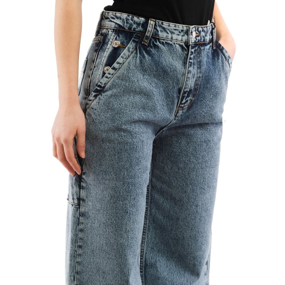 Elevate your wardrobe with Moschino's Multicolor Cotton Relaxed Fit Jeans, a luxurious blend of comfort and sophistication, perfect for the discerning individual.