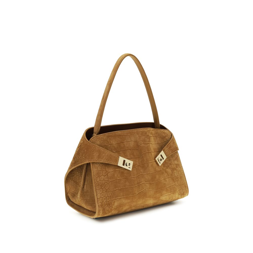 Elevate your style with the Ferragamo Beige Goatskin Shoulder Bag from the SS26 collection, a luxurious blend of exquisite craftsmanship and timeless elegance.