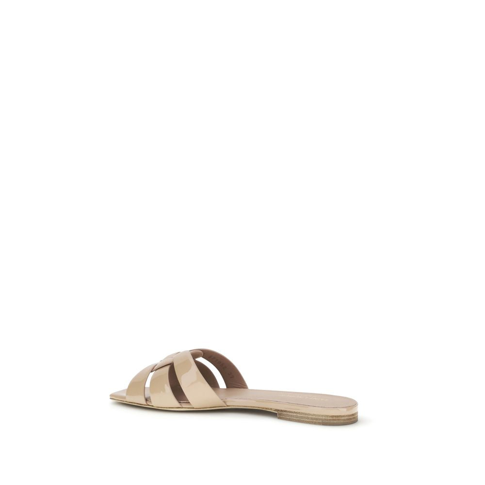 Indulge in the exquisite Saint Laurent Multicolor Calf Leather Bos Taurus Ballet Flats, where Italian craftsmanship meets luxurious elegance, elevating every ensemble with sophistication.