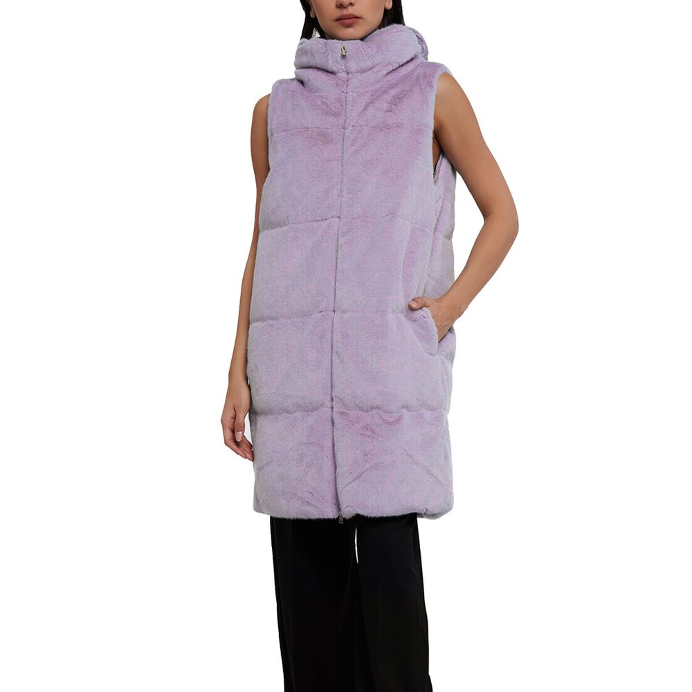 Discover the Herno Purple Polyamide Coat, a masterpiece of exquisite craftsmanship and luxurious warmth, perfect for those who embody elegance and sophistication.