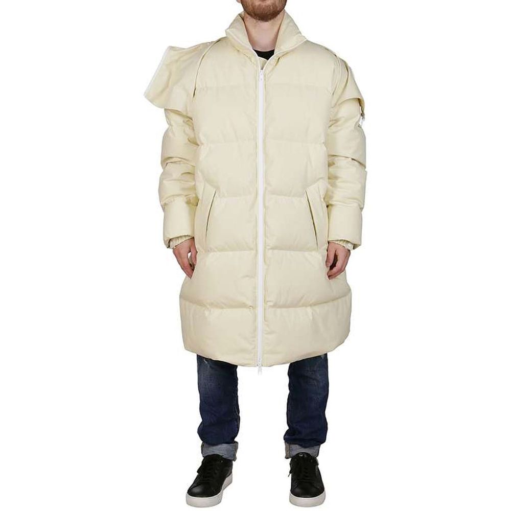 Discover the Bottega Veneta Beige Cotton Coat, a luxurious blend of Italian craftsmanship and timeless elegance, perfect for the discerning fashionista.