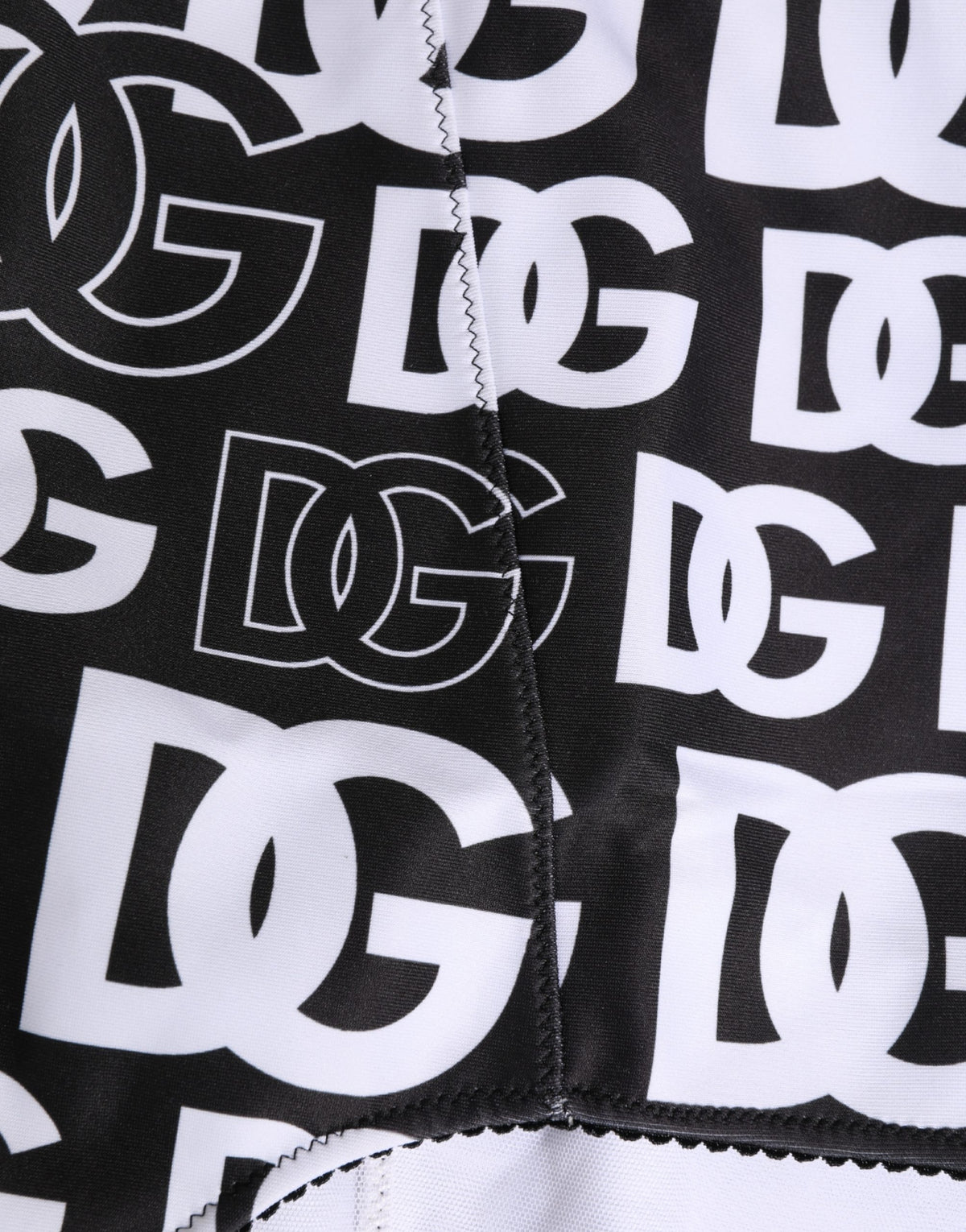 Experience the allure of Dolce & Gabbana's Black White DG Logo Waistband Girdle Underwear, where exquisite craftsmanship meets sensual elegance for the modern connoisseur.