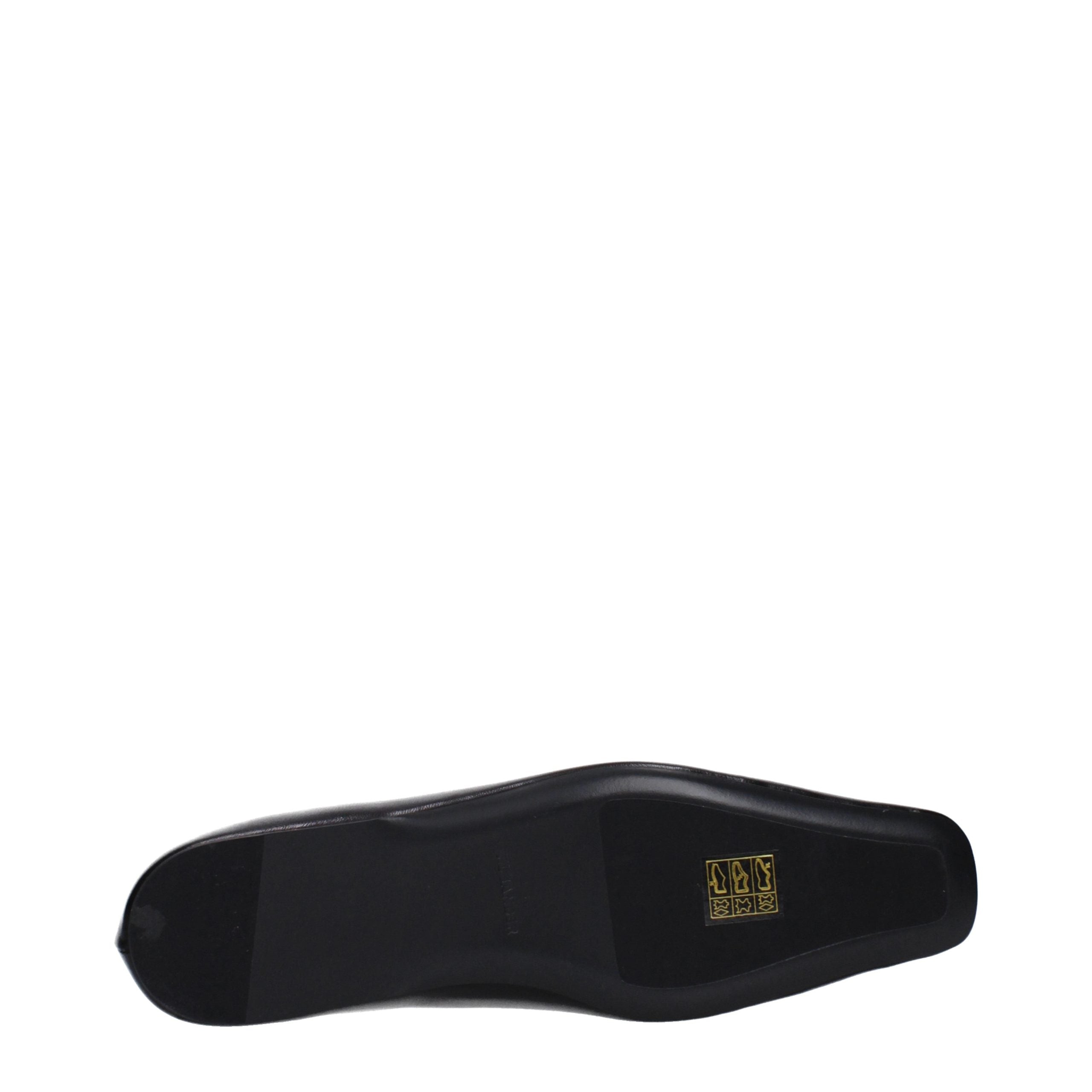 Discover the Jil Sander Black Leather Ballet Flats, where exquisite craftsmanship meets timeless elegance, perfect for those who embody luxury and sophistication.