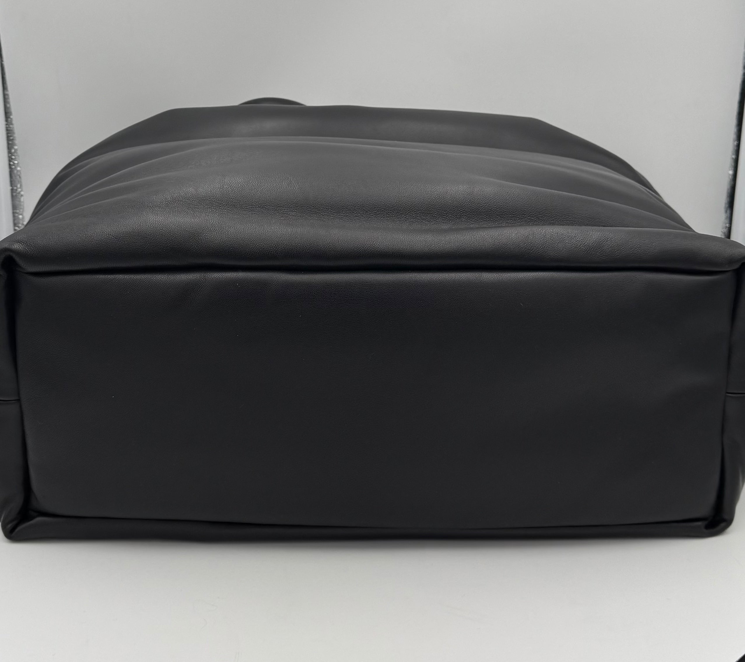 Saint Laurent SAINT LAURENT Shopping Bag Grande in Lamb Leather