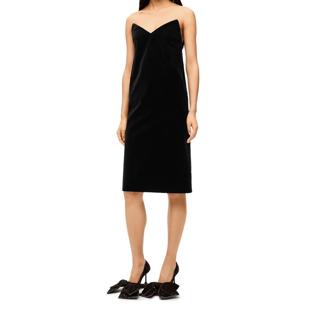 Elevate your wardrobe with the Loewe Black Cotton Cocktail Dress, a masterpiece of Italian craftsmanship that embodies timeless elegance and sophisticated allure.