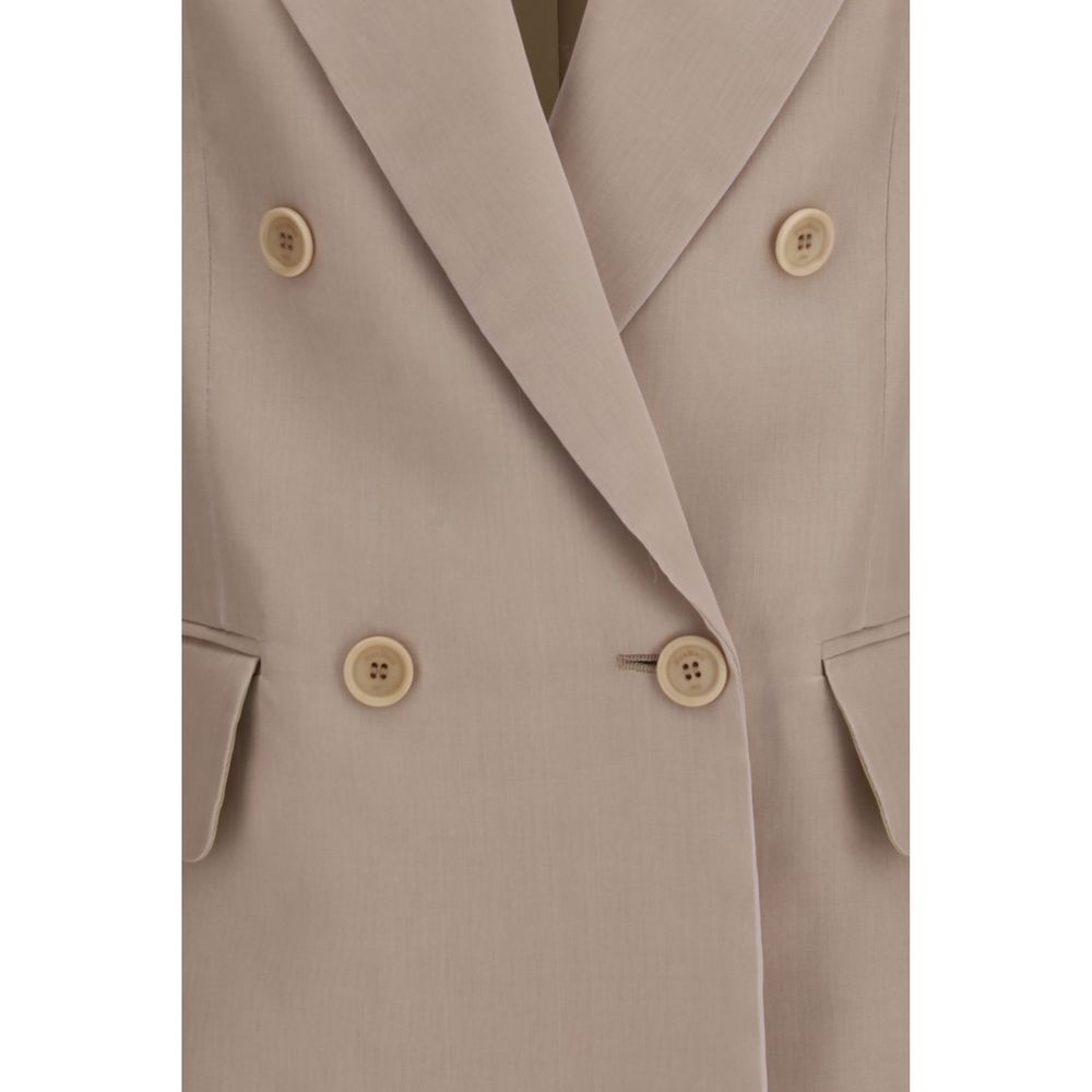 Experience the allure of the Max Mara Feltro Silk Blazer, crafted from luxurious silk, embodying sophistication and elegance for the discerning individual.
