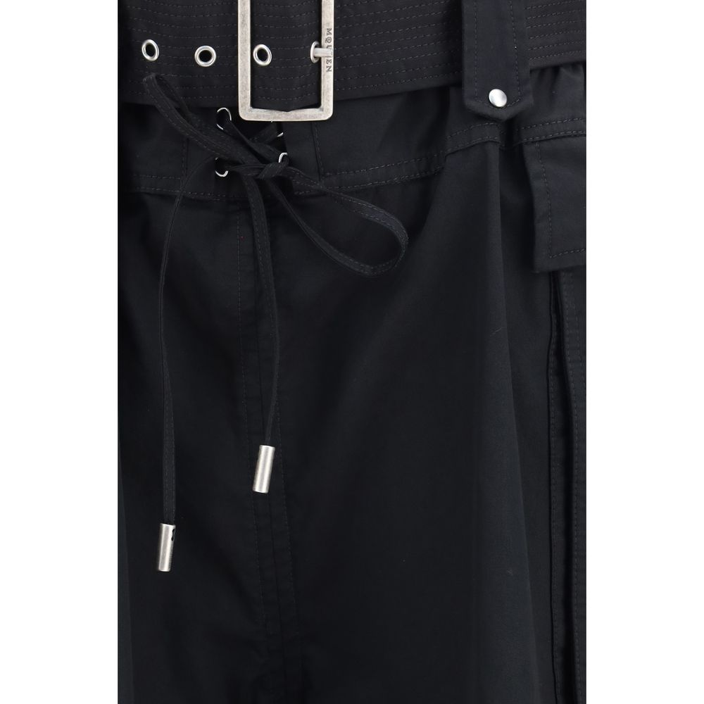 Experience the allure of Alexander McQueen Black Cotton Cargo Shorts, crafted for effortless luxury and modern sophistication, perfect for elevated summer styling.