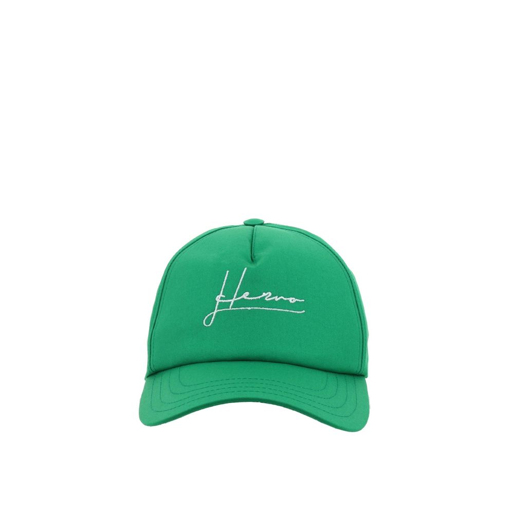 Elevate your style with the Herno Bicolor Cotton Cap, a luxurious blend of comfort and sophistication, crafted in Italy for the discerning individual.