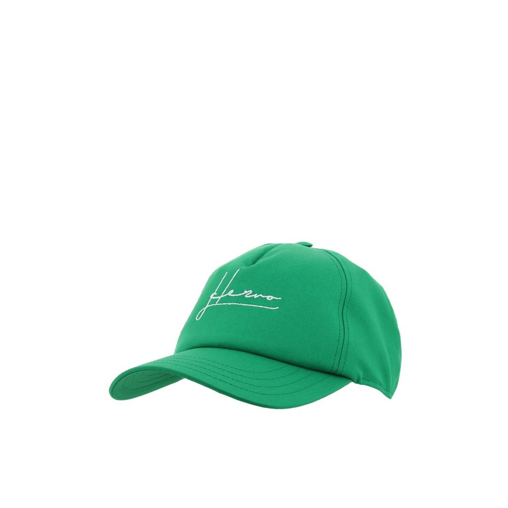 Discover the Herno Bicolor Cotton Cap, a timeless luxury accessory crafted in Italy from 100% cotton, embodying elegance and sophistication for every discerning individual.