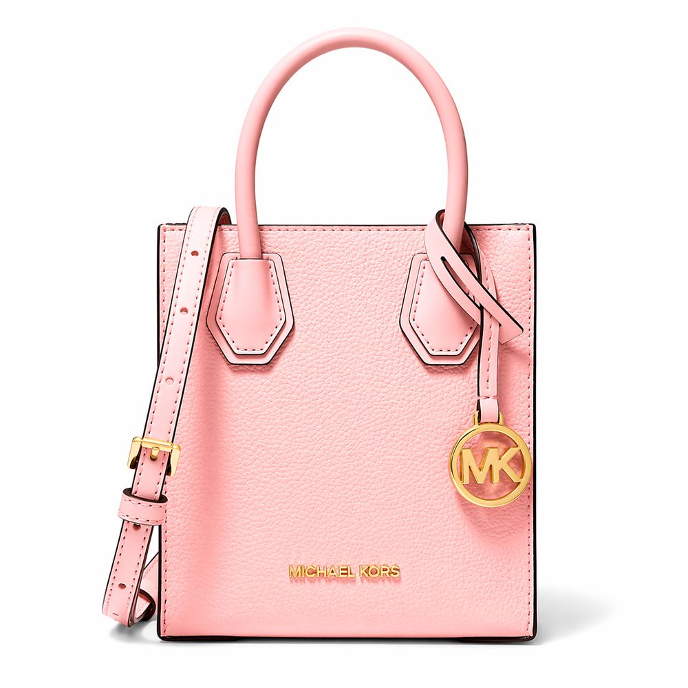 Experience the allure of the Michael Kors Multicolor Fur Handbag from the Mercer collection, a luxurious statement piece that redefines elegance and sophistication.