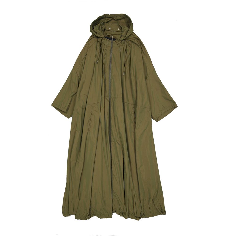 Indulge in the Herno Bicolor Polyester Coat, a testament to Italian craftsmanship, blending ultra-lightweight elegance with timeless style for the discerning individual.