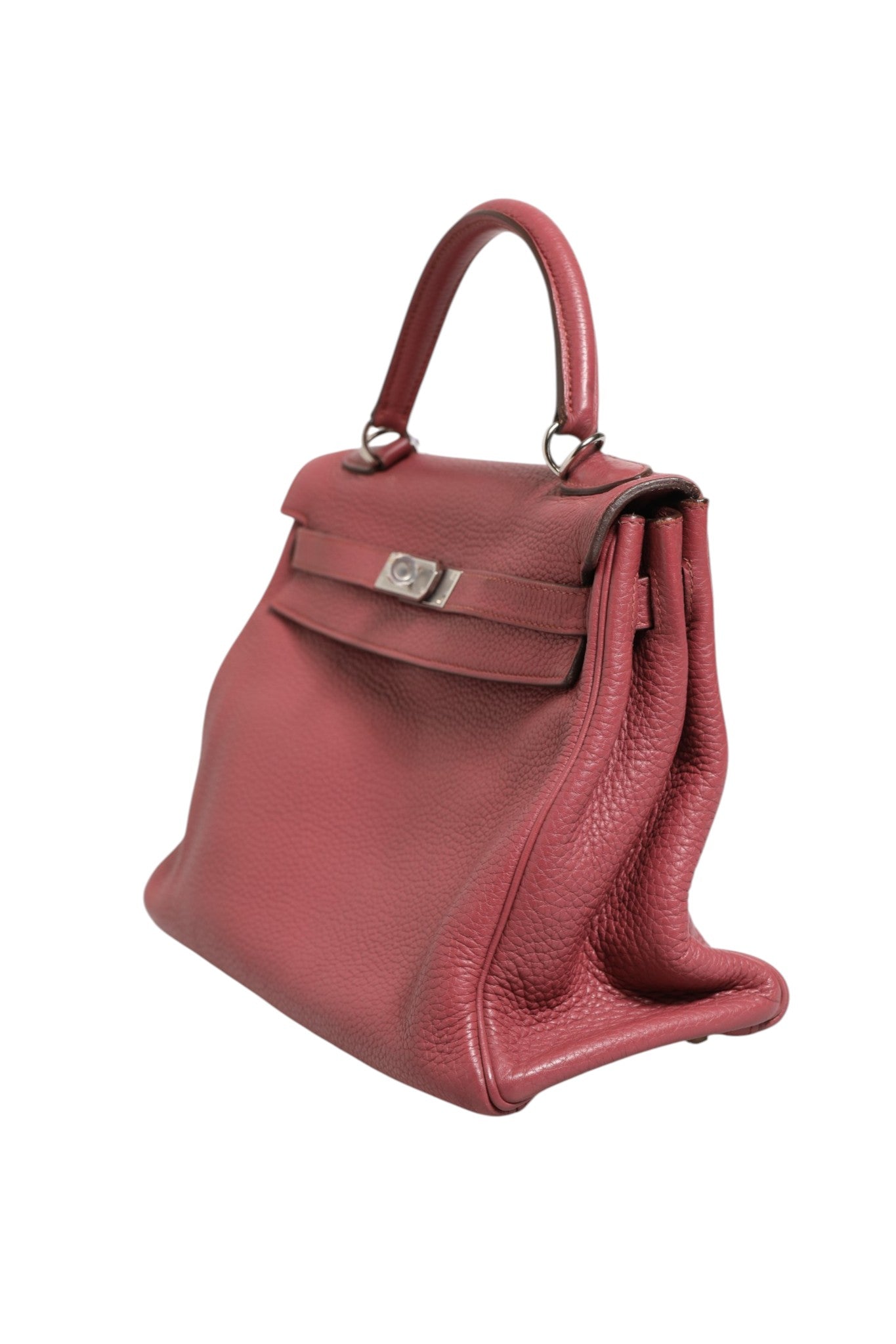 Indulge in the Hermès Kelly 32 Rouge H Togo Retourne Palladium, a masterpiece of exquisite craftsmanship and timeless elegance, perfect for elevating any ensemble.