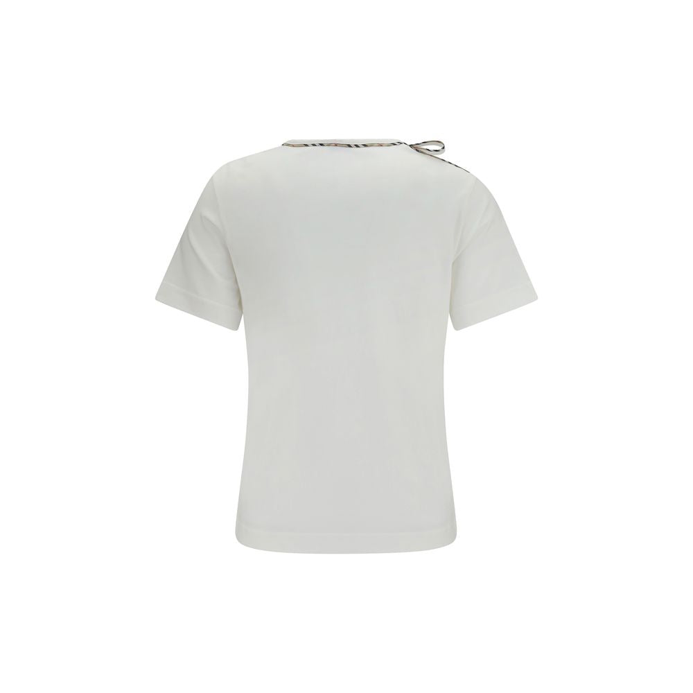 Discover the Burberry White Cotton T-Shirt, a blend of exquisite craftsmanship and luxurious details, perfect for those who embrace elegance and sophistication in every moment.