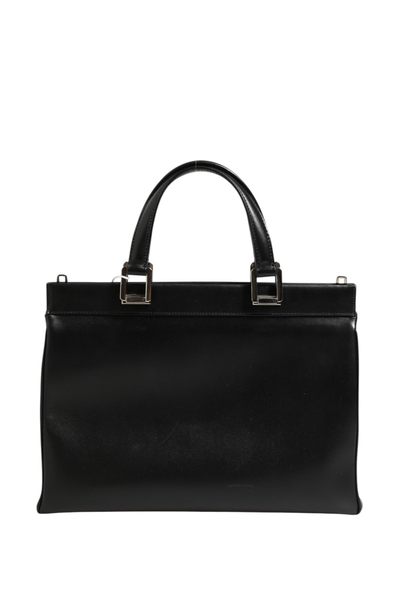 Discover the Gucci Zumi Medium Top Handle Bag, a timeless blend of elegance and sophistication, perfect for those who appreciate exquisite craftsmanship and luxury.