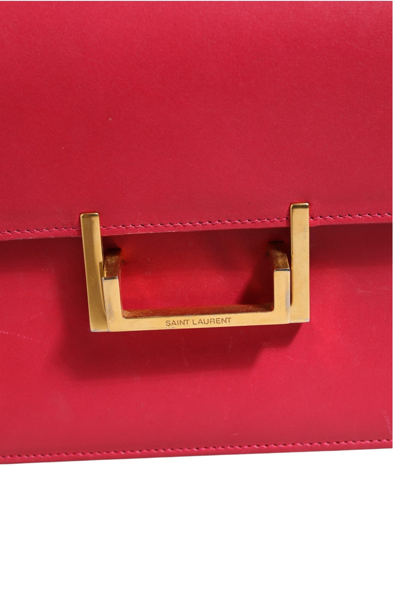 Discover the allure of the Saint Laurent Loulou Handbag, a timeless piece that embodies luxury and sophistication, perfect for elevating any ensemble.