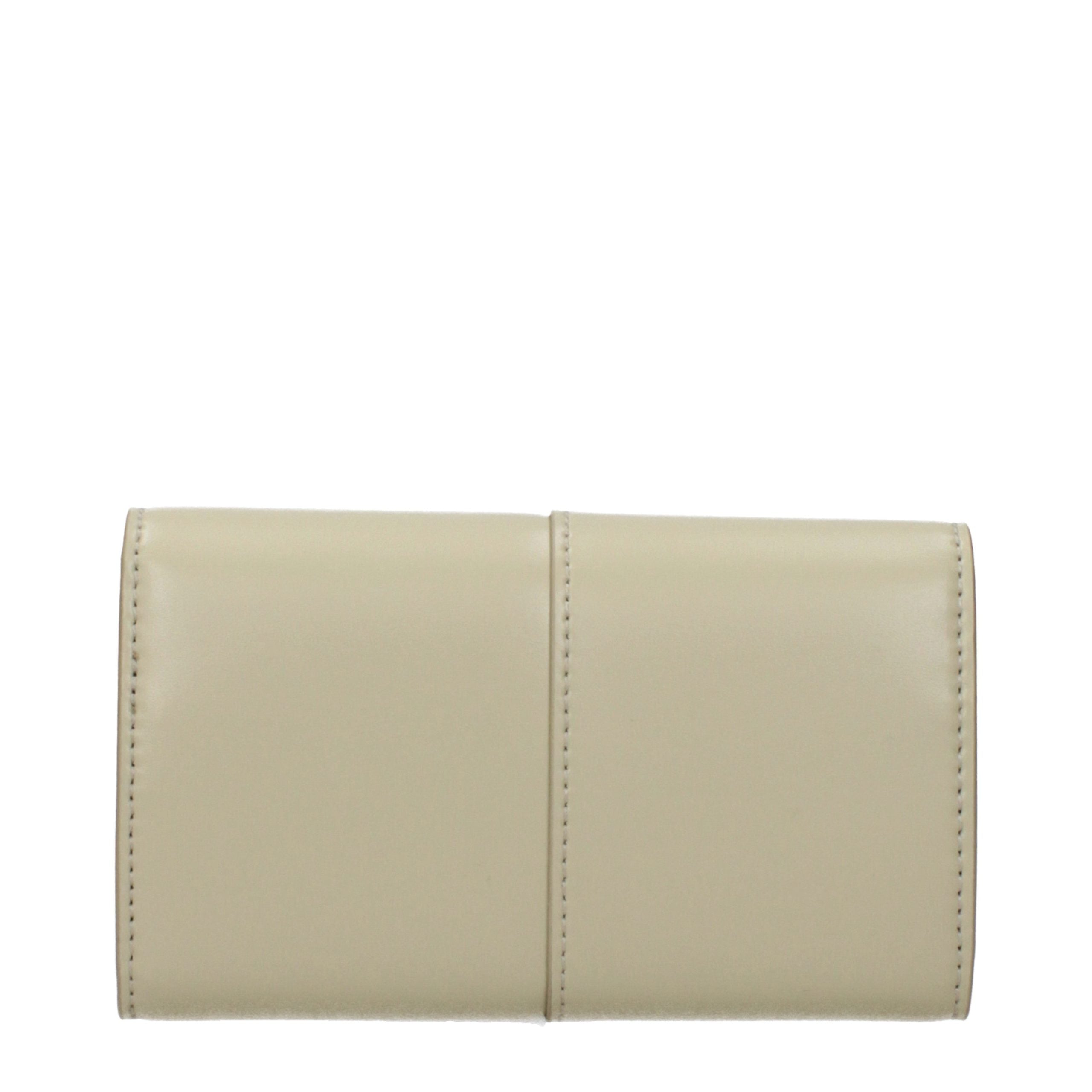 Elevate your style with the Karl Lagerfeld Green Polyethylene Wallet, a luxurious blend of high-quality polyurethane and sophisticated design, perfect for the discerning individual.