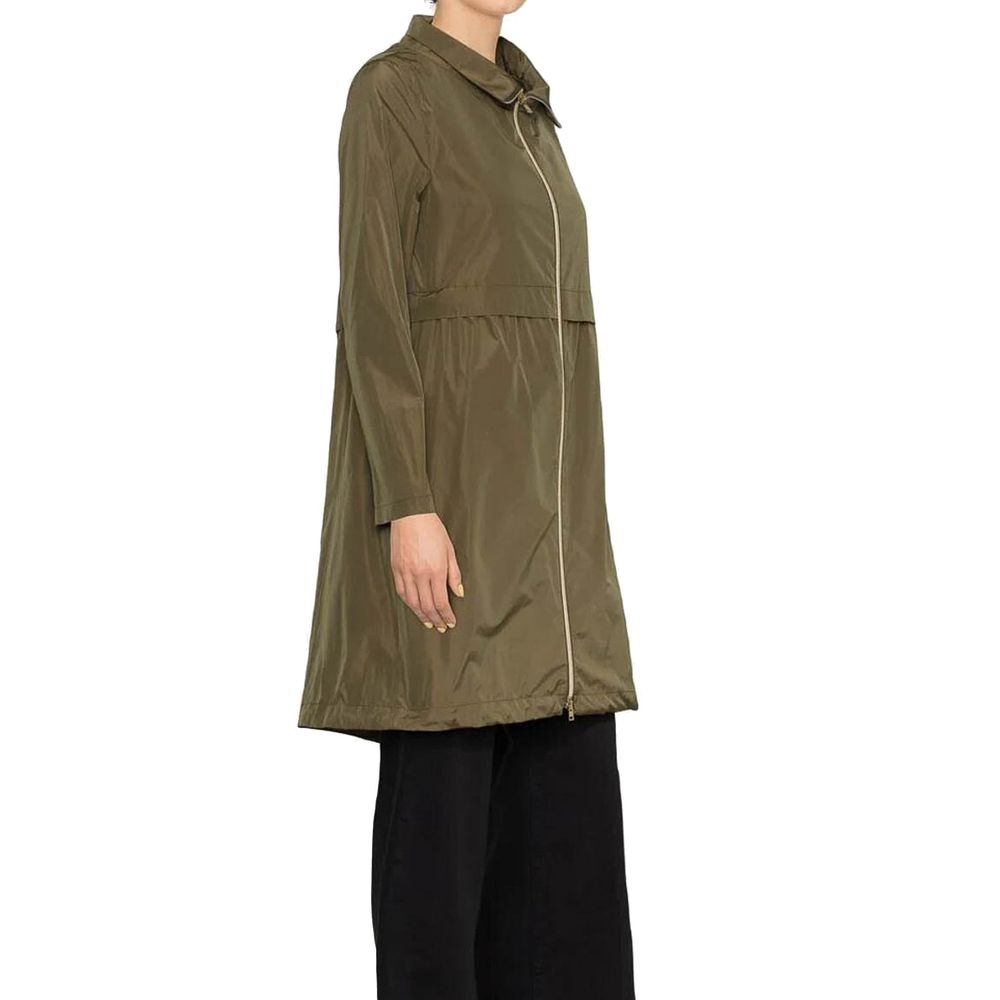 Elevate your style with the Herno Bicolor Polyester Coat, a masterpiece of Italian craftsmanship, blending luxury and functionality for the discerning individual.