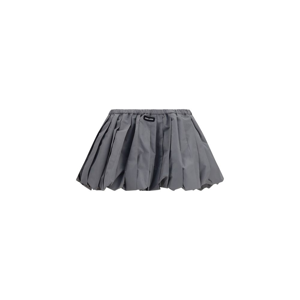Elevate your wardrobe with the Miu Miu Gray Polyester Mini Skirt, a luxurious piece from the AW26 collection that embodies modern femininity and exquisite craftsmanship.