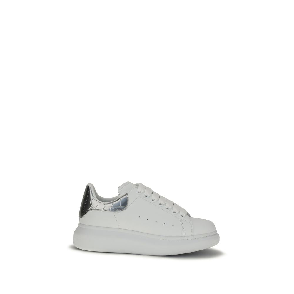 Elevate your style with Alexander McQueen's Yellow Calf Leather Bos Taurus Low Top Sneakers, a masterpiece of craftsmanship and vibrant luxury from the AW26 collection.
