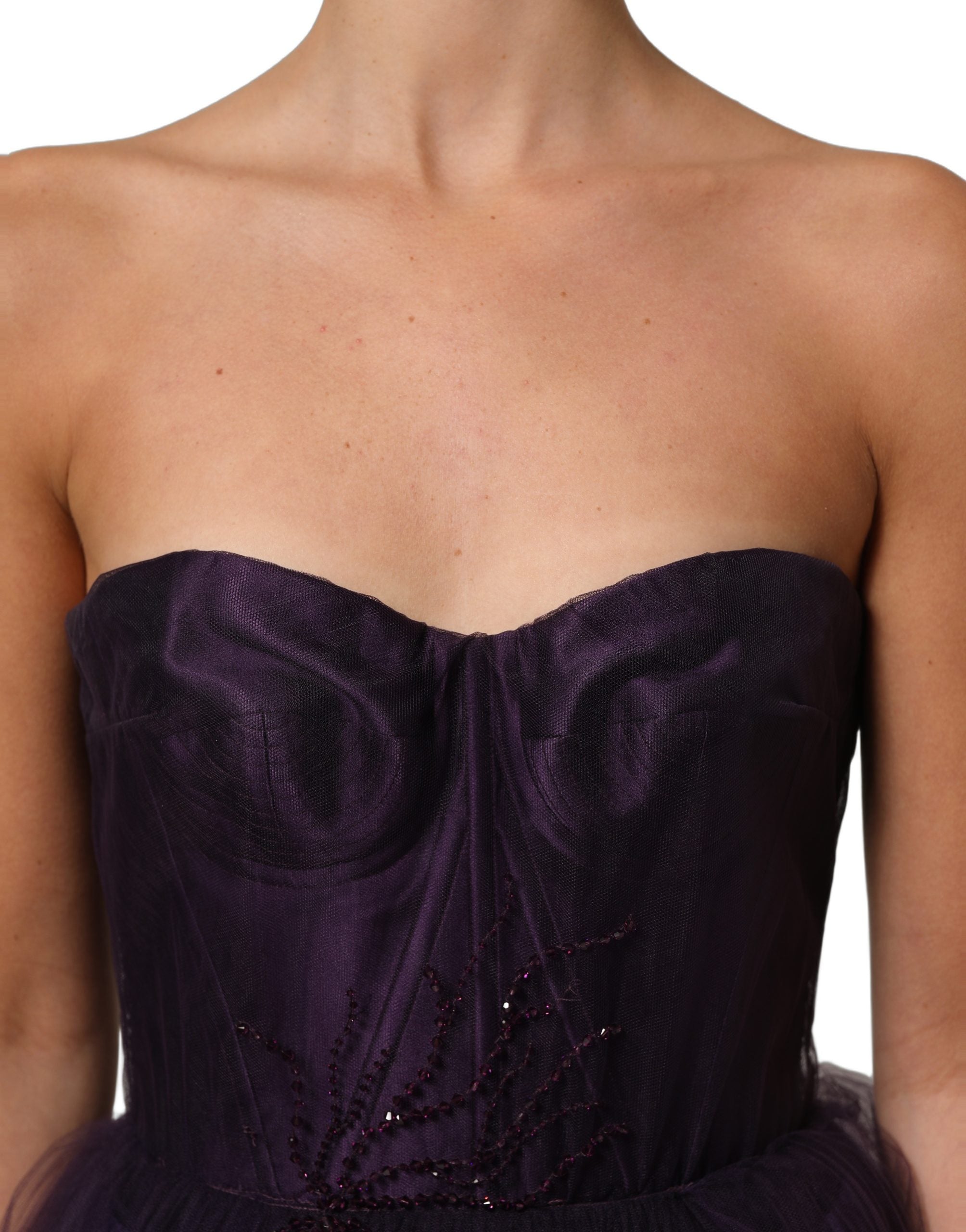 Experience the allure of the Dolce & Gabbana Purple Tiered Tulle Silk Long Gown, a masterpiece of Italian craftsmanship that elevates elegance and sophistication for any occasion.