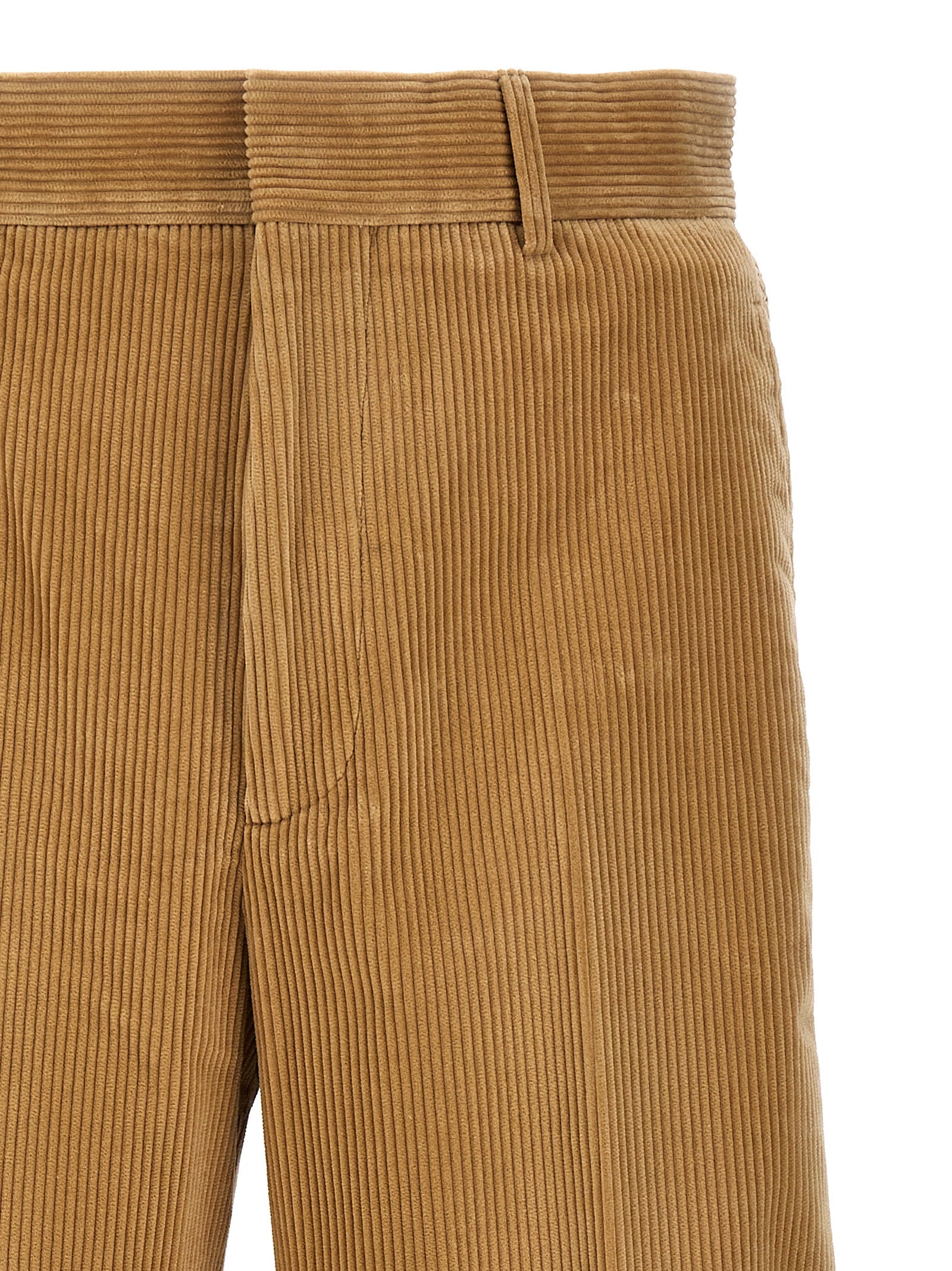 Discover the Palm Angels Beige Cotton Casual Pants, a masterpiece of Italian craftsmanship, blending luxurious comfort with striking design for the discerning individual.