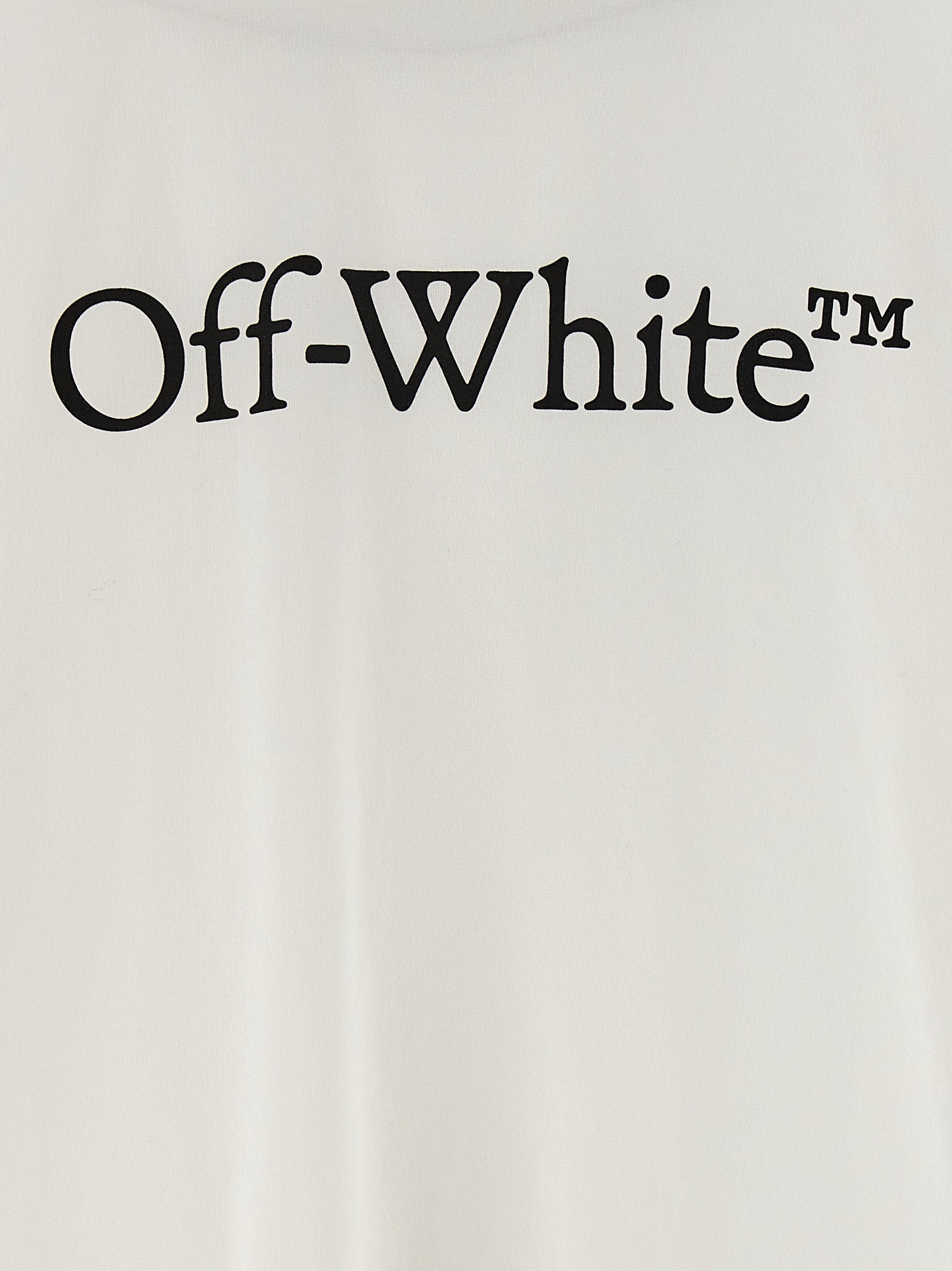 Indulge in Off-White's exquisite cropped crew neck t-shirt, crafted from 100% cotton in Portugal, embodying effortless luxury and modern elegance for any occasion.