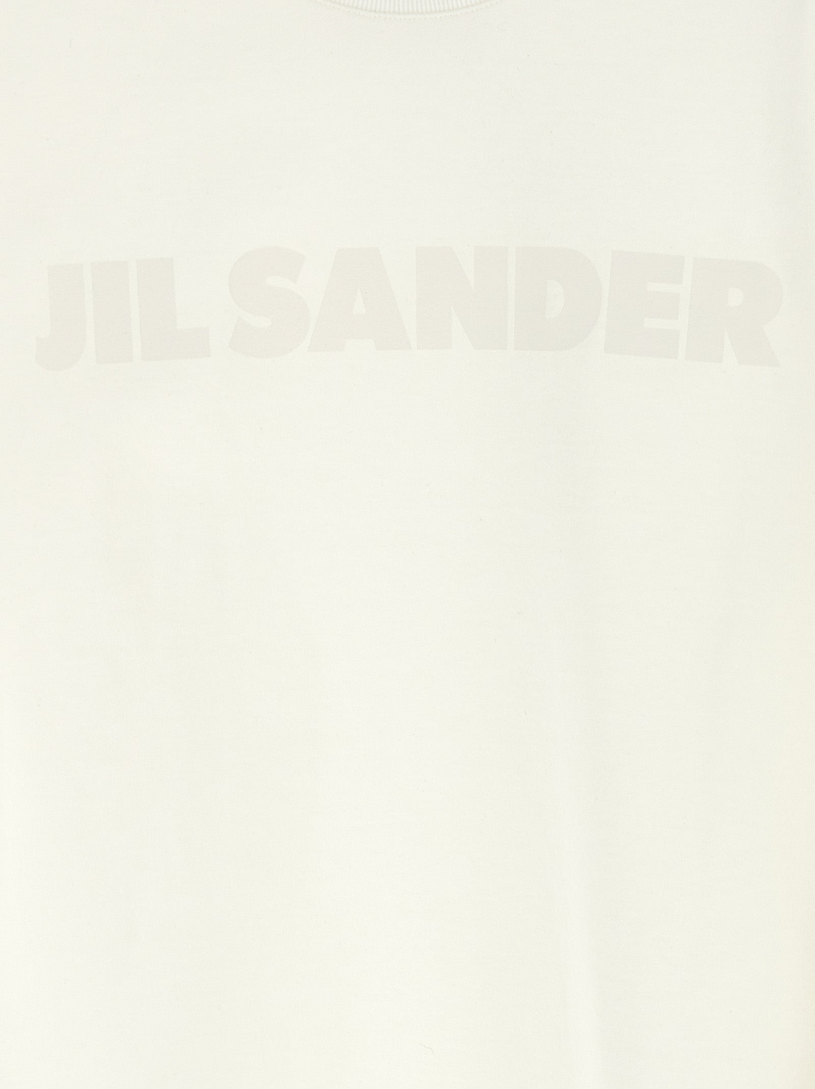 Elevate your wardrobe with the Jil Sander White Cotton Long Sleeve T-Shirt, a luxurious blend of sophistication and comfort, perfect for discerning individuals.