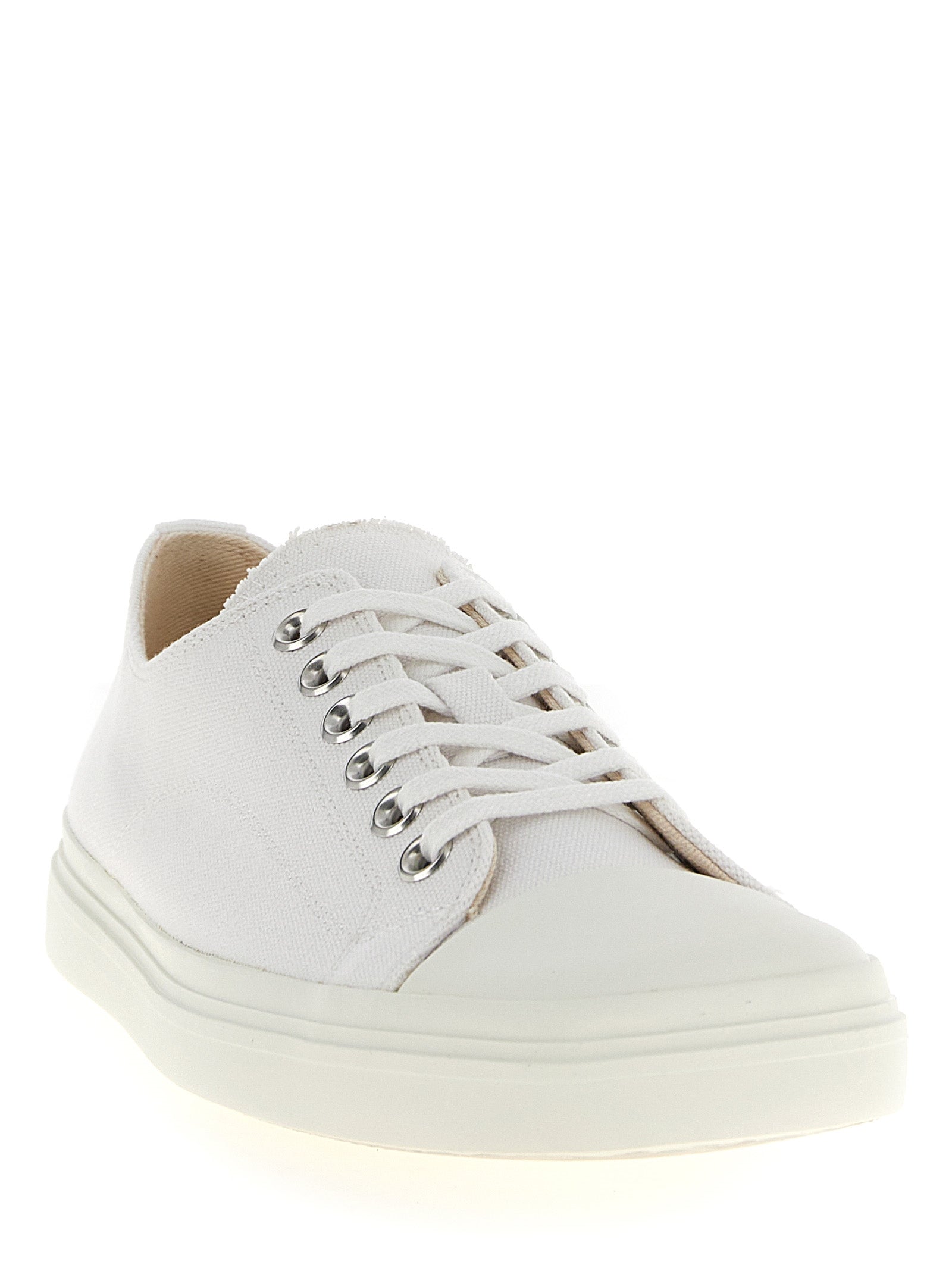 Step into elegance with Moschino White Cotton Low Top Sneakers, where premium craftsmanship meets modern sophistication for the discerning style connoisseur.