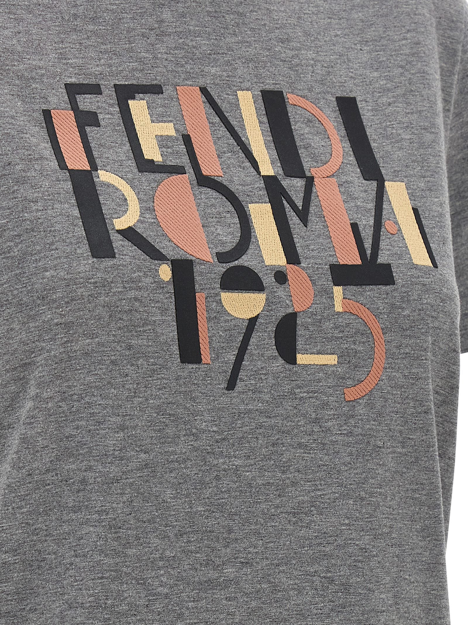 Elevate your style with the Fendi Gray Cotton T-Shirt, a luxurious blend of comfort and sophistication, featuring iconic 'Fendi Roma 1925' embroidery.